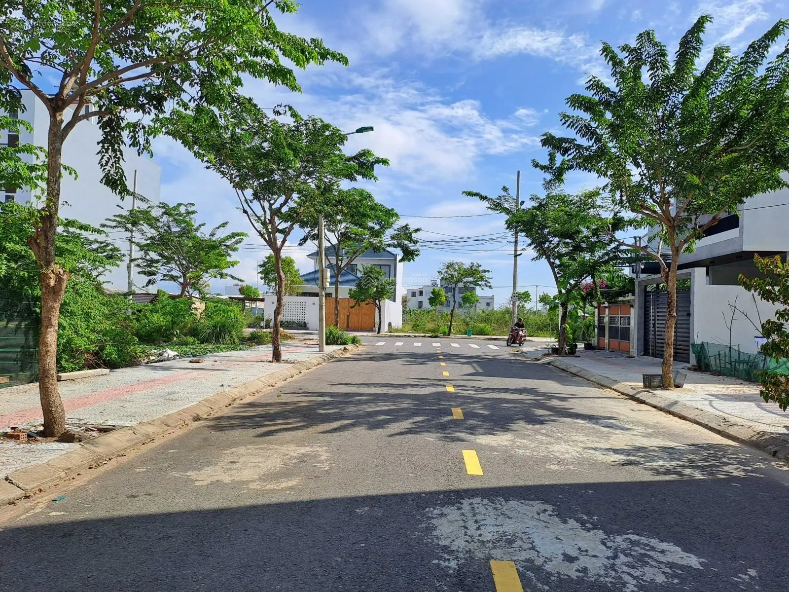 Chào bán Nam Hoà Xuân lô trục thông kề góc Đầm Sen - sạch đẹp ngay cầu Minh Mạng
