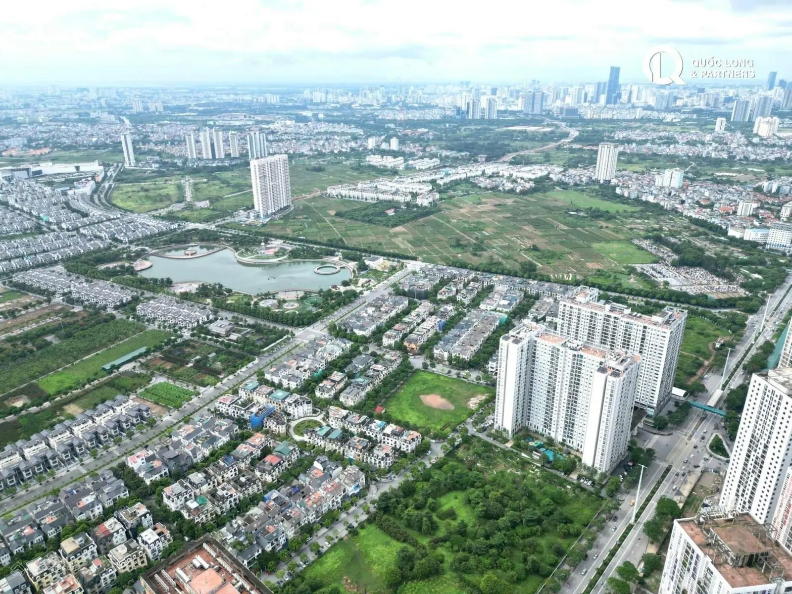 Bán căn 3 ngủ chung cư Roman Plaza - full đồ, nhà đẹp