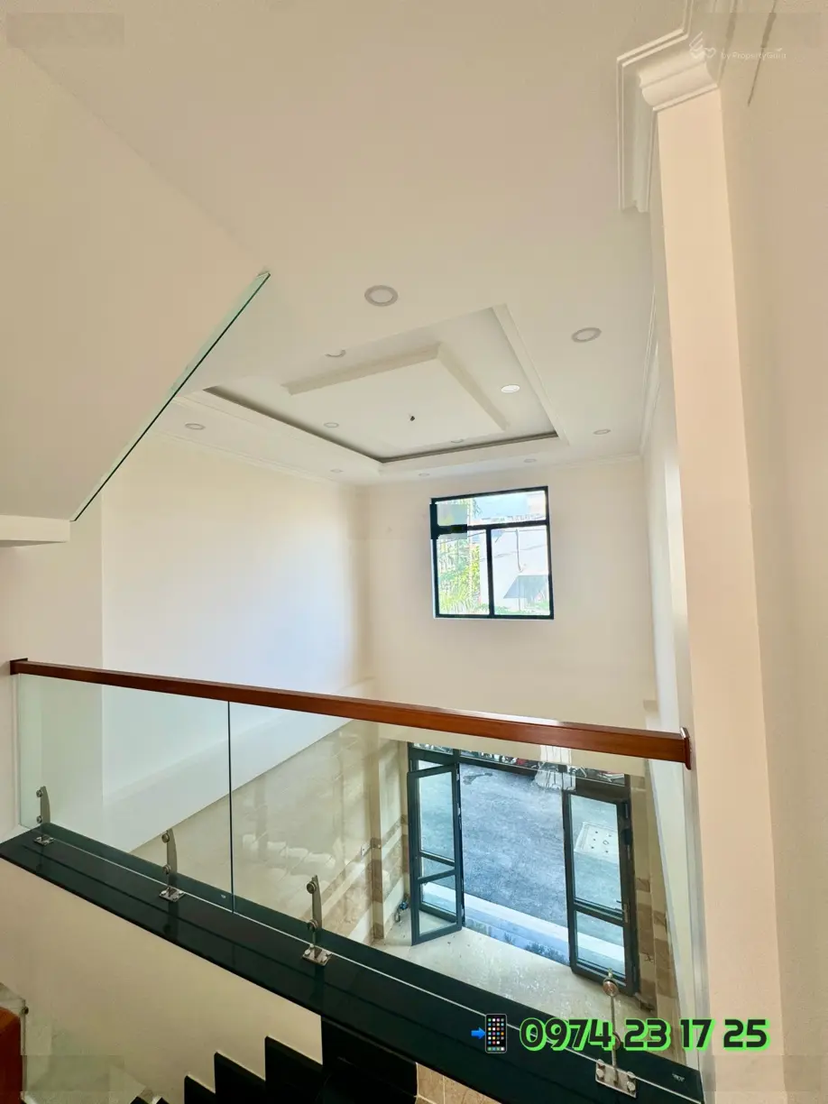 Bán nhà phố Thủ Đức, cách KĐT Vạn Phúc 3 phút, mới xây 100%, sổ hồng sang tên ngay, chỉ 7.6 tỷ/căn