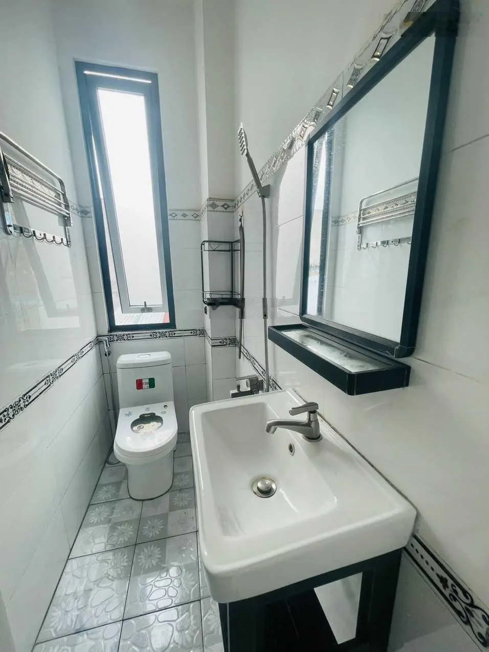 Bán nhà 2 lầu ngay hẻm 229, Liên Khu 4 - 5, Q. Bình Tân. Giá 2tỷ580 TL