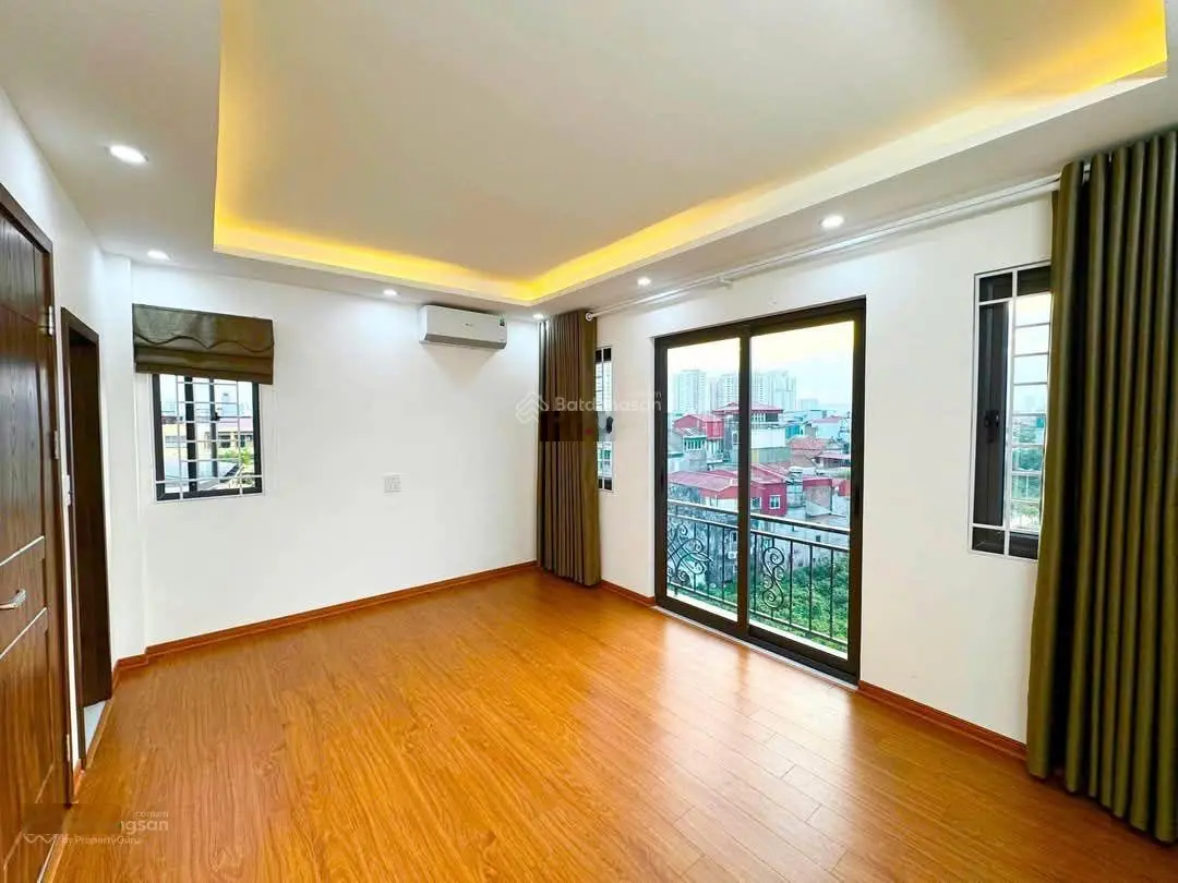 Bán Nhà riêng tại Kim Đồng, 8,95 tỷ, 50m2, 4PN, 5WC, 6 tầng, hướng Đông. Hoàng Mai.