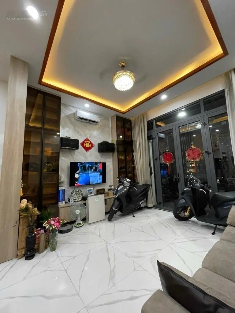 Cực phẩm q4 dt 50m2, xe hơi ngủ trong nhà - 4 tầng nhà mới - chỉ 7.59 tỷ