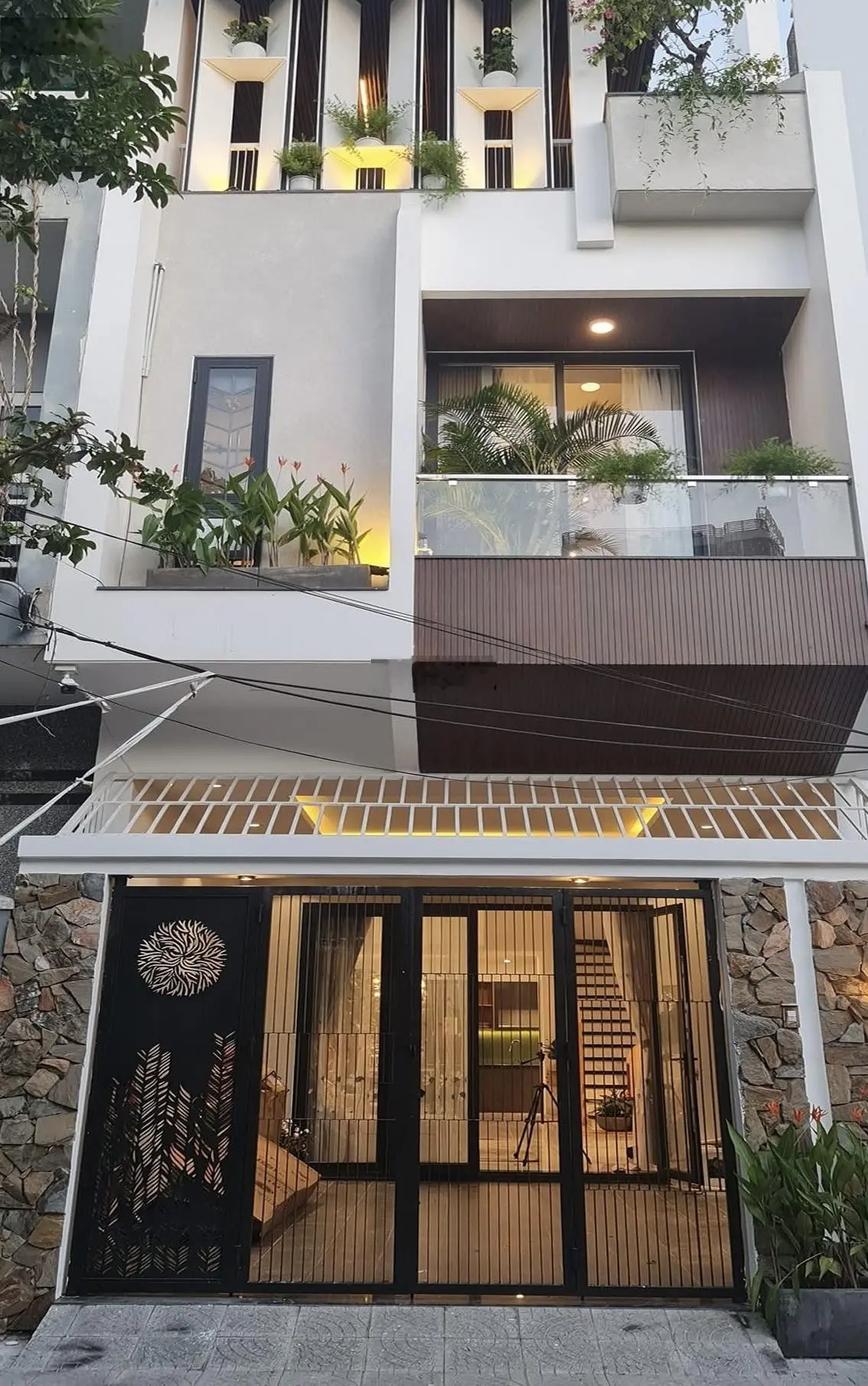 Bán nhà đẹp, đường 6,2m Nguyễn Thị Minh Khai - Q1, gần trung tâm thể thao Hoa Lư. 68,9m2