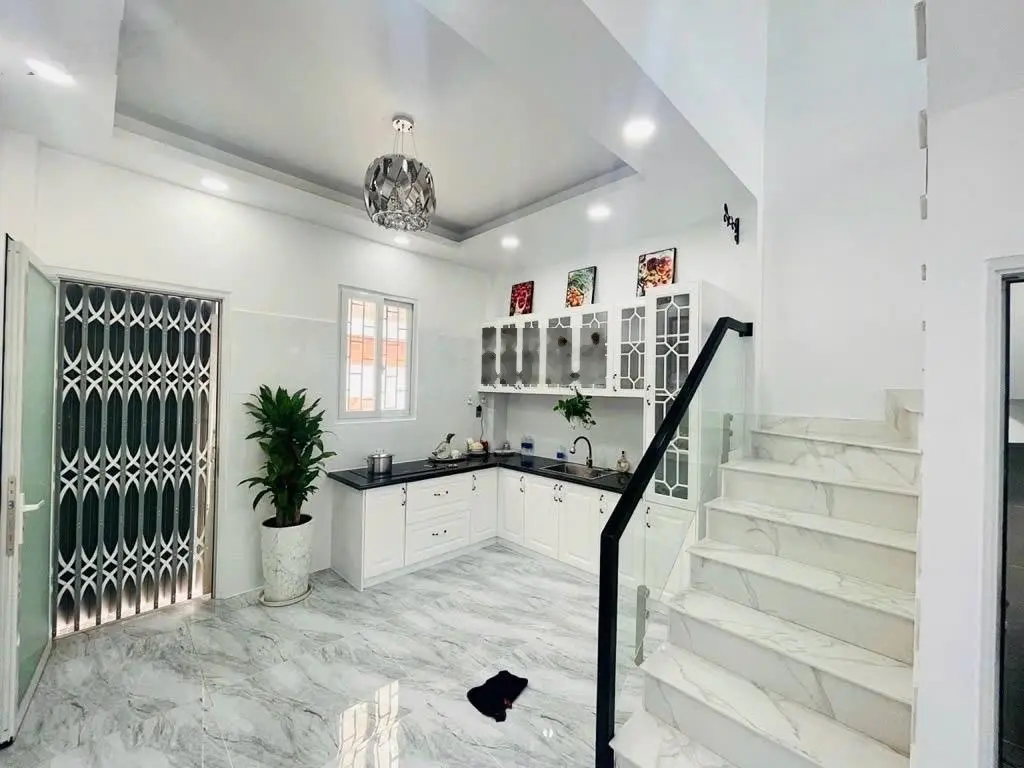 Hạ 300tr - giá chào mới 9.4 tỷ hẻm ô tô tránh - 2 mặt tiền hẻm - sổ vuông A4. Nhà tự xây ở