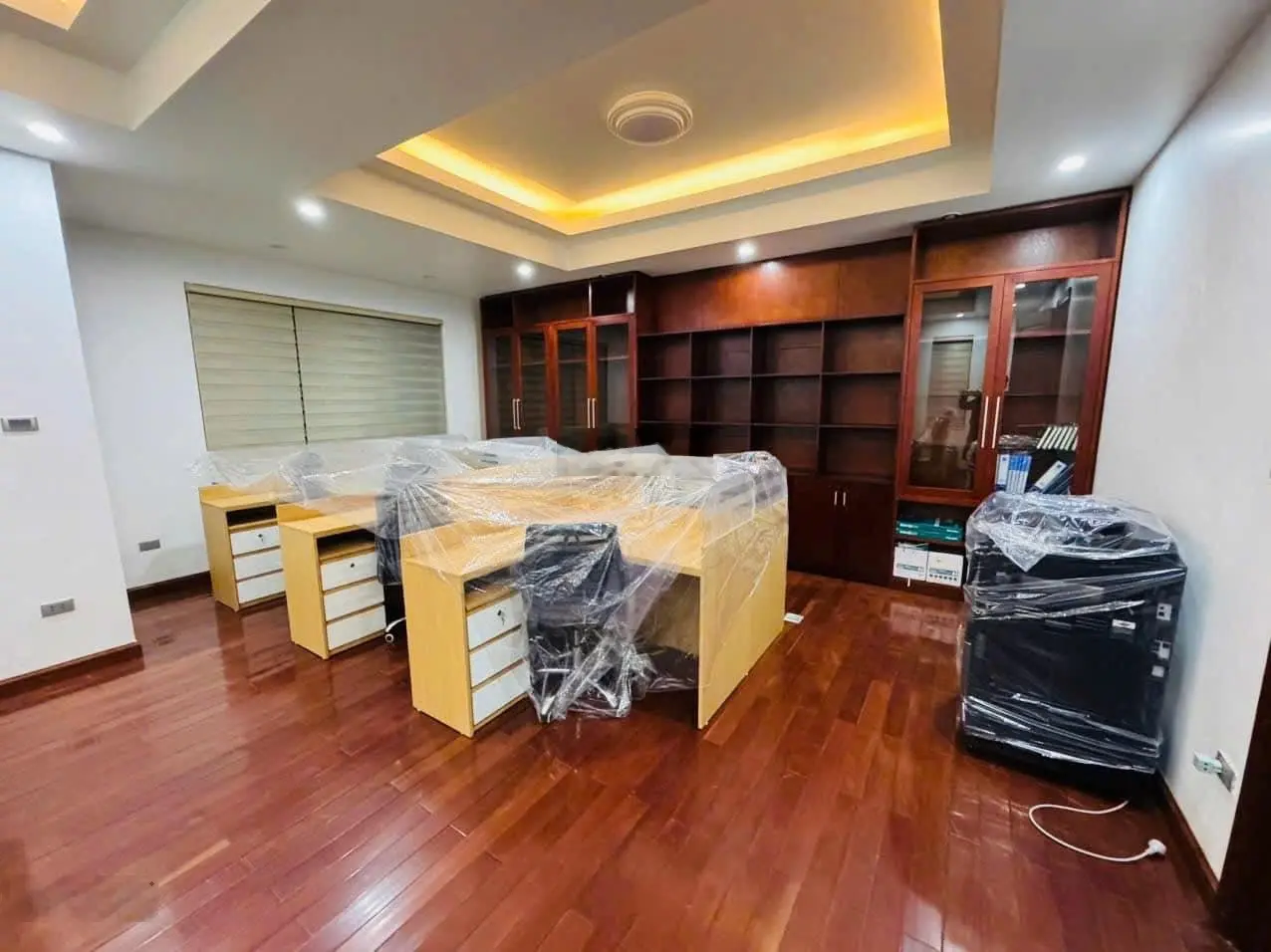 Bán biệt thự sang trọng hiện đại KĐT mới Yên Hoà, Cầu Giấy DT 153m2 x 4 tầng, MT 10m. Giá 65 tỷ TL