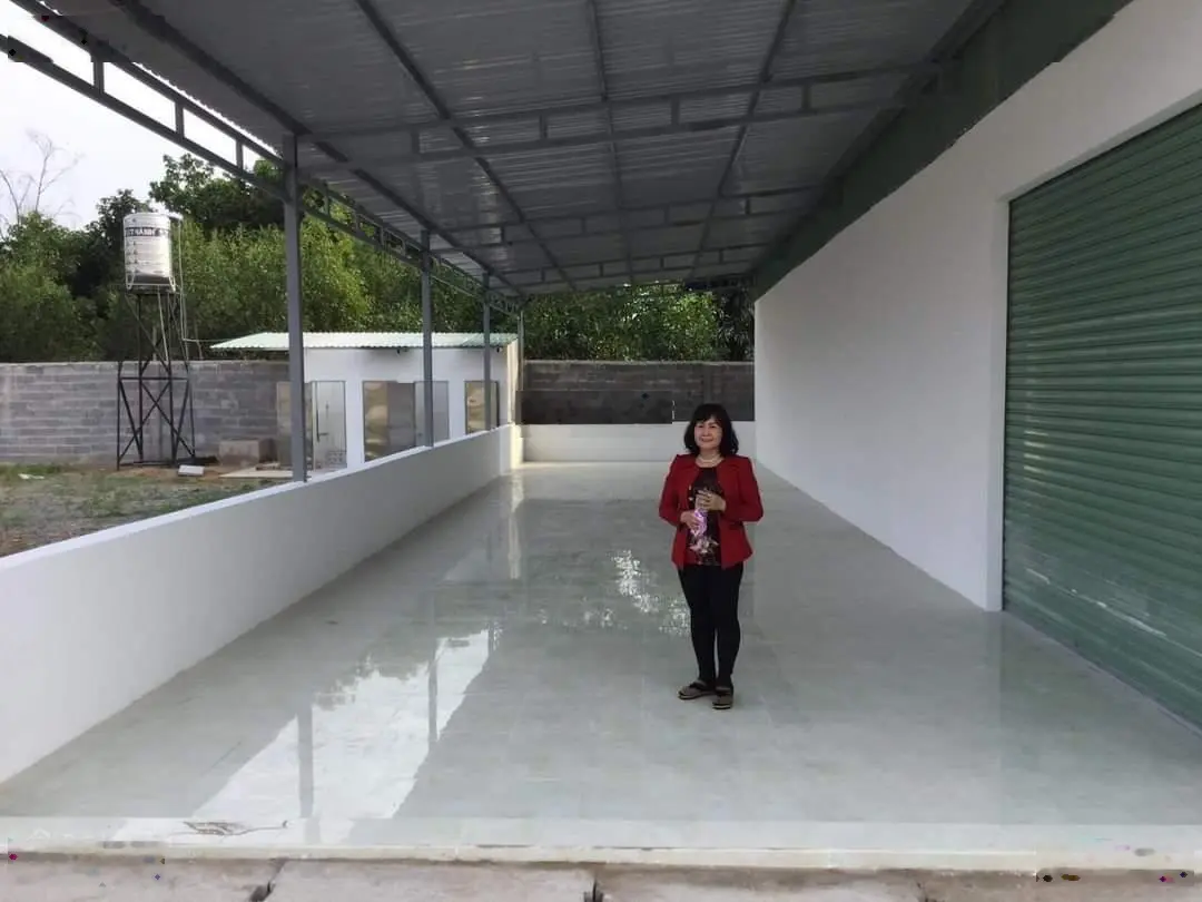 Bán nhà xưởng 3315m2 có 398m2 thổ cư đường xe công giá rẻ