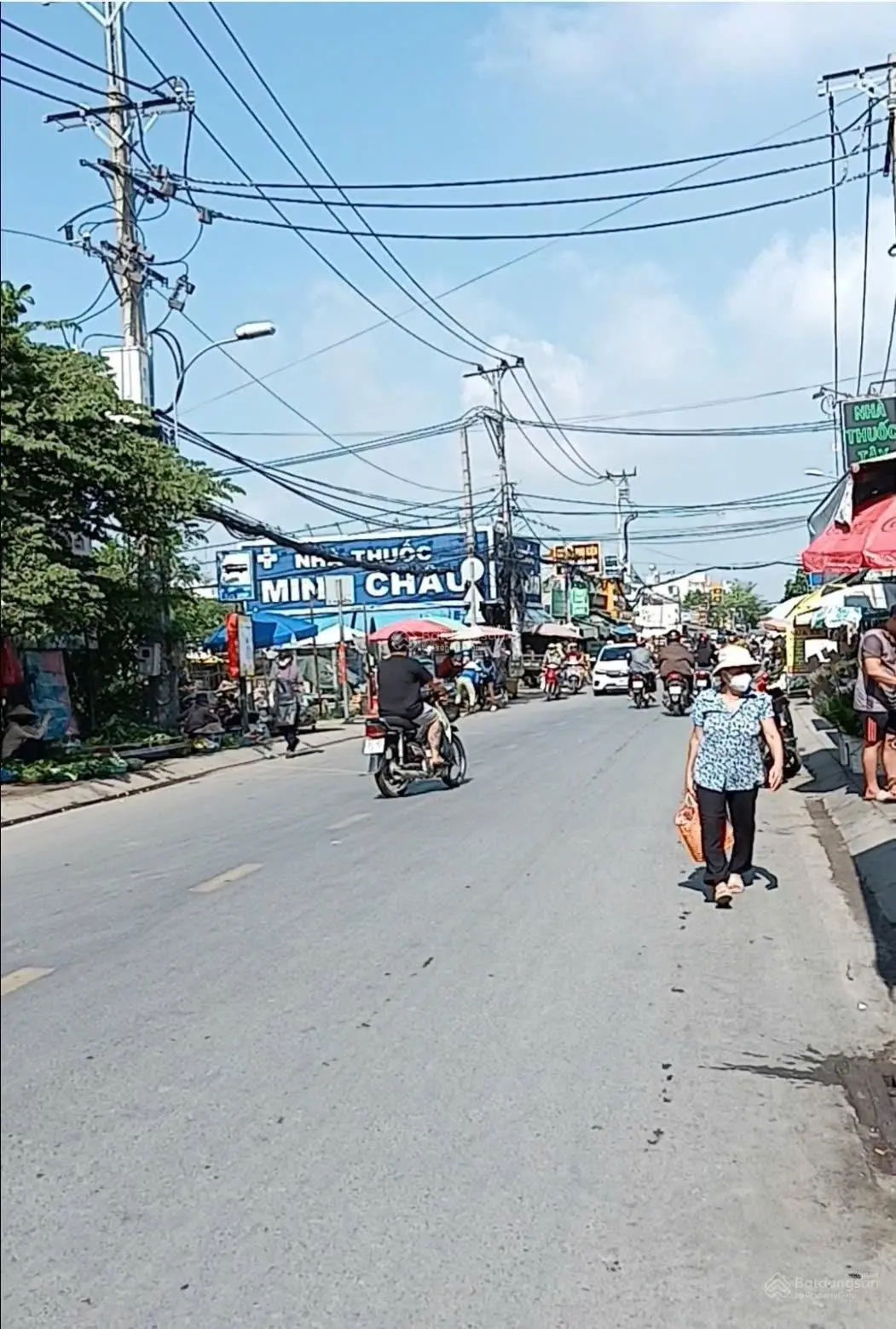 HIẾM! Bán nhà mặt tiền kinh doanh, DT 97m2- 2 tầng, đường Nguyễn Duy Trinh, Long Trường, Q9