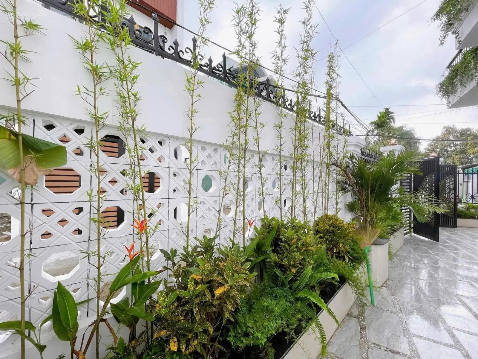 Cần bán biệt thự 2 mặt tiền kiệt gần trường Duy Tân, diện tích lớn 107m2, giá nhỉnh 4 tỷ