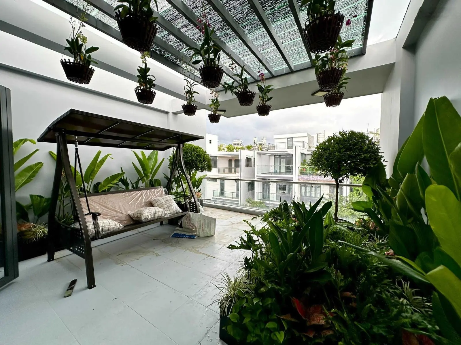 Bán nhanh - Nhà full nội thất cao cấp - 5x20,5m - Hầm 4 tầng - Nhà mới hoàn thiện - Sổ hồng sẵn