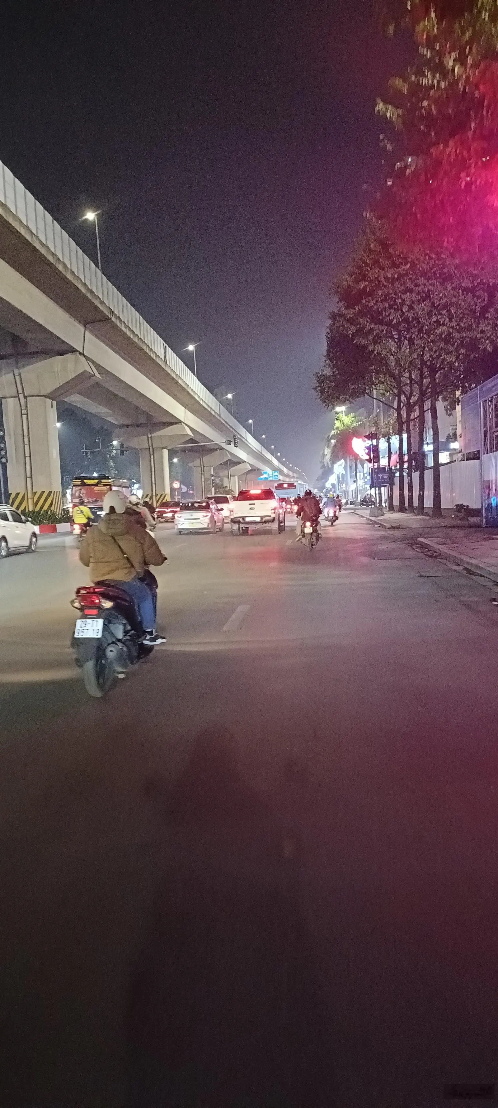 Trần Phú, Hà Đông. Dt38m2 x 5 tầng. Giá 5.6 tỷ. Cách vài nhà ra đường ôtô. 035 3838 398