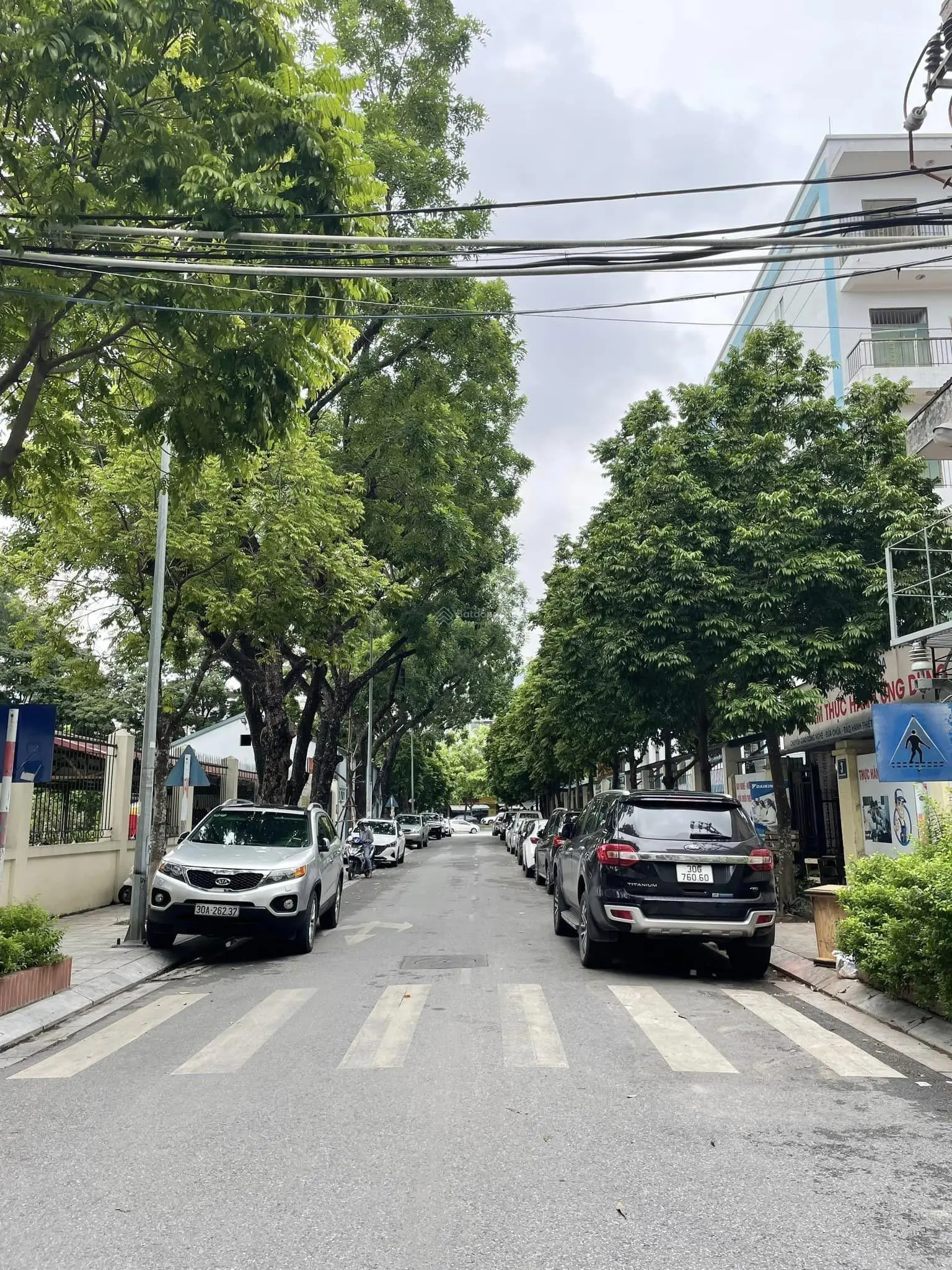 Bán nhà văn phòng Trần Quý Kiên Trần Đăng Ninh Cầu Giấy 45 chỗ 77m2, 23 tỷ, 7 tầng, siêu hiếm