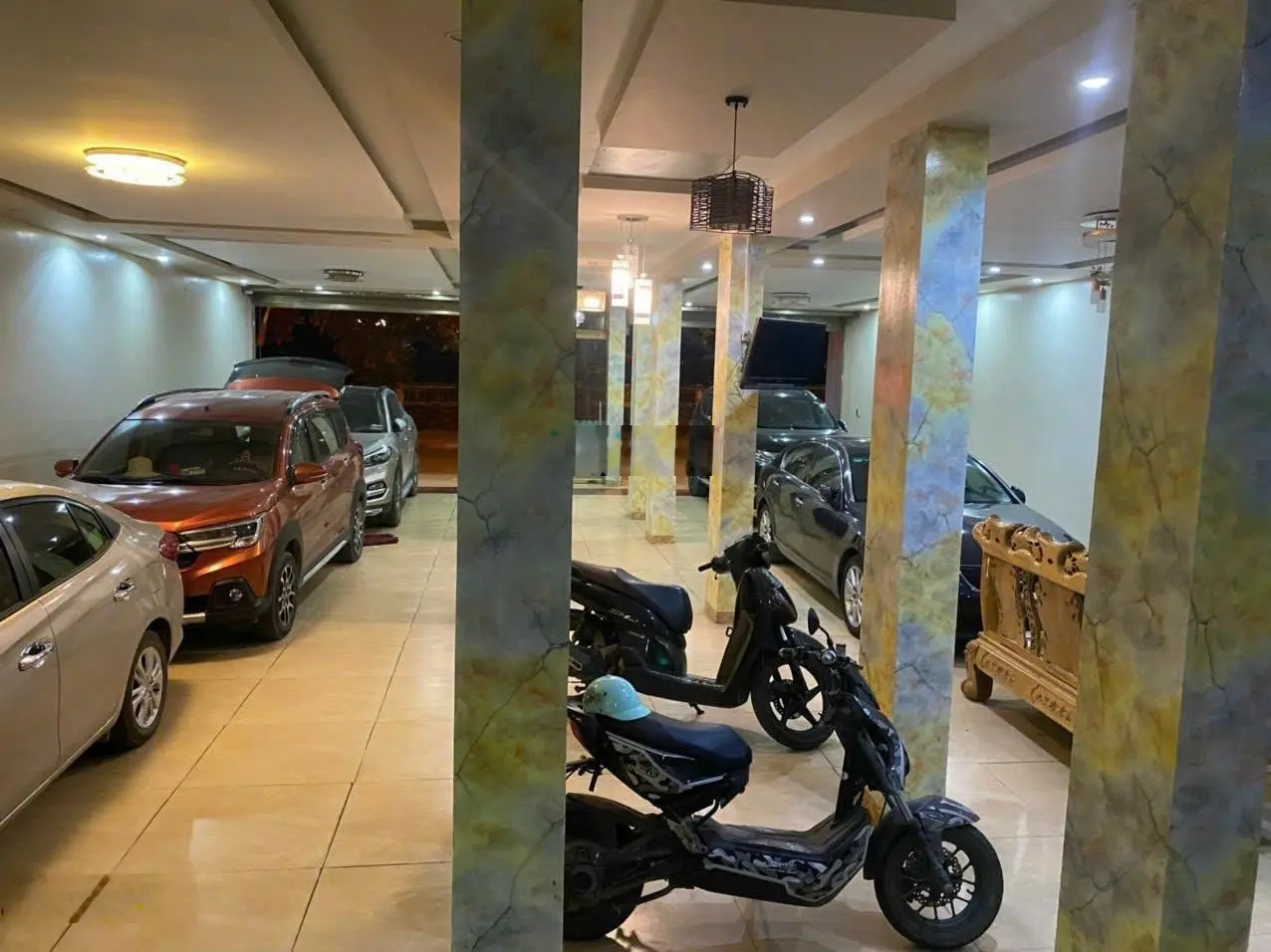 Chính chủ bán khách sạn đẹp, cơ hội 