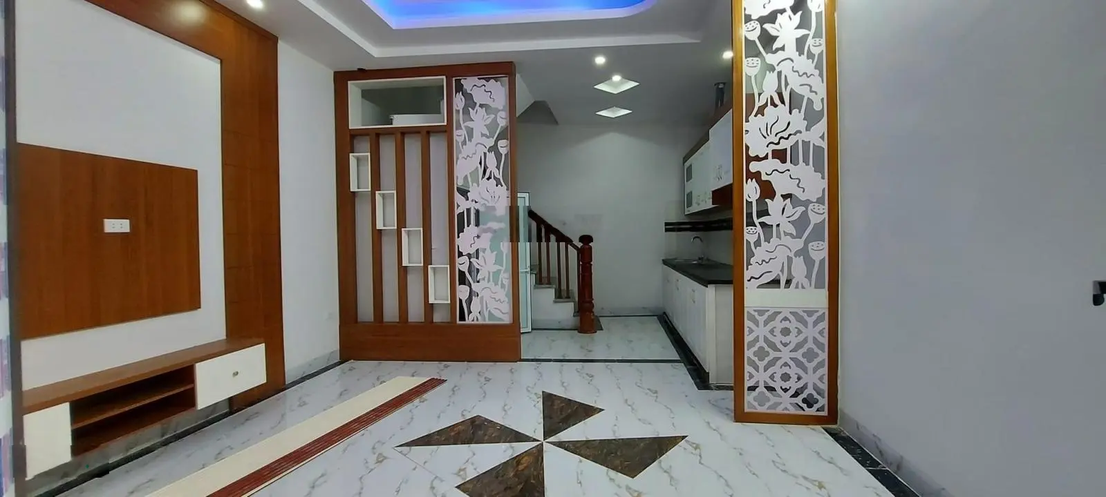Bán nhà riêng 30mx5 tầng,oto đỗ cổng giá 4,58 tỷ VND tại Đường Vĩnh Hưng, Hoàng Mai, Hà Nội