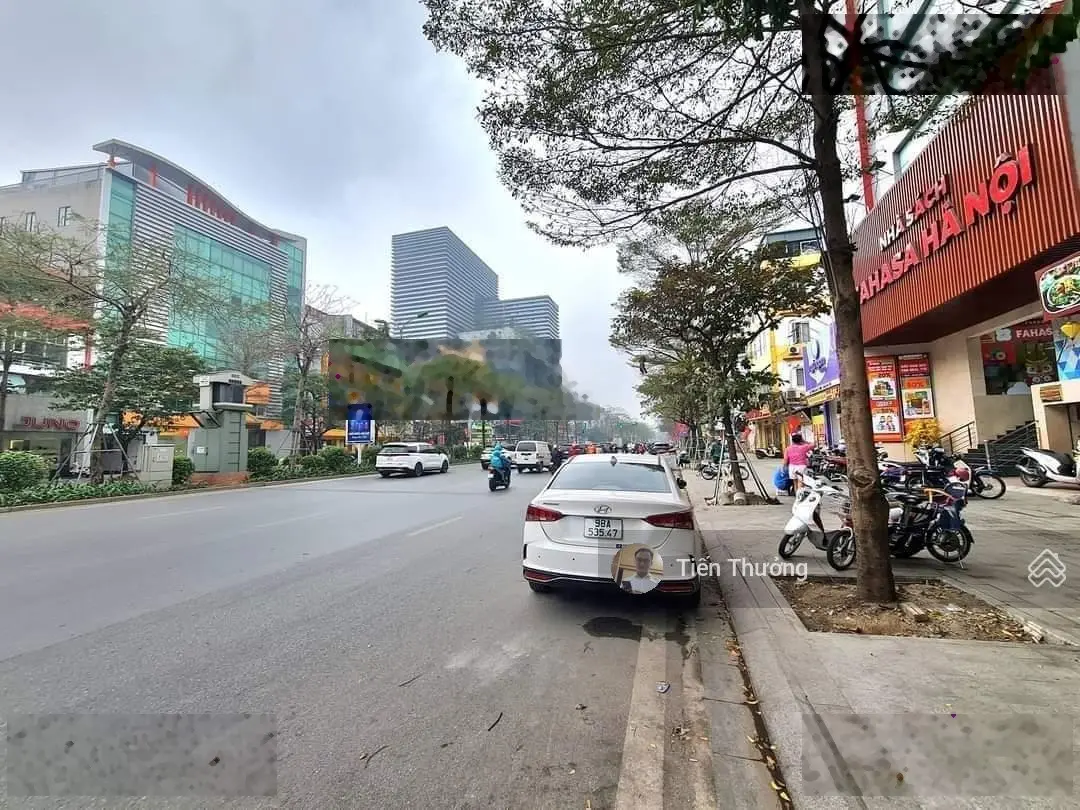 Cần bán gấp nhà mặt phố Hồ Tùng Mậu, vị trí vàng ngay ngã tư Xuân Thủy - Hồ Tùng Mậu 70m2x7 tầng