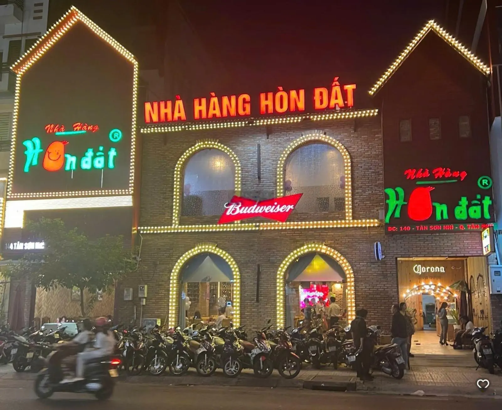 Vip - Bán nhà mặt tiền đường Tân Sơn Nhì Quận Tân Phú DT: 12 x 26m 4 lầu HĐ thuê 200 triệu/ tháng