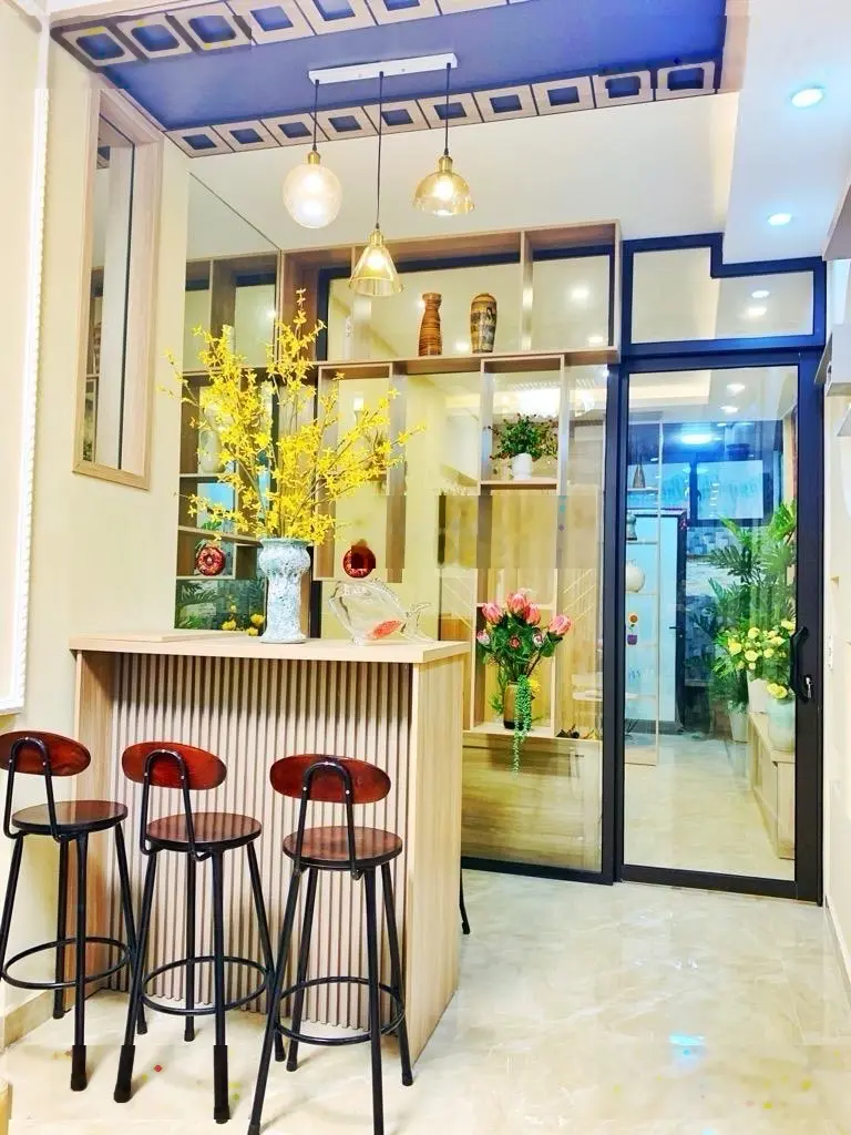 Nhà đẹp - ô tô 7 chỗ - Nguyễn Văn Cừ - phố lõi Long Biên - nội thất đẹp nhà sẵn về ở ngay
