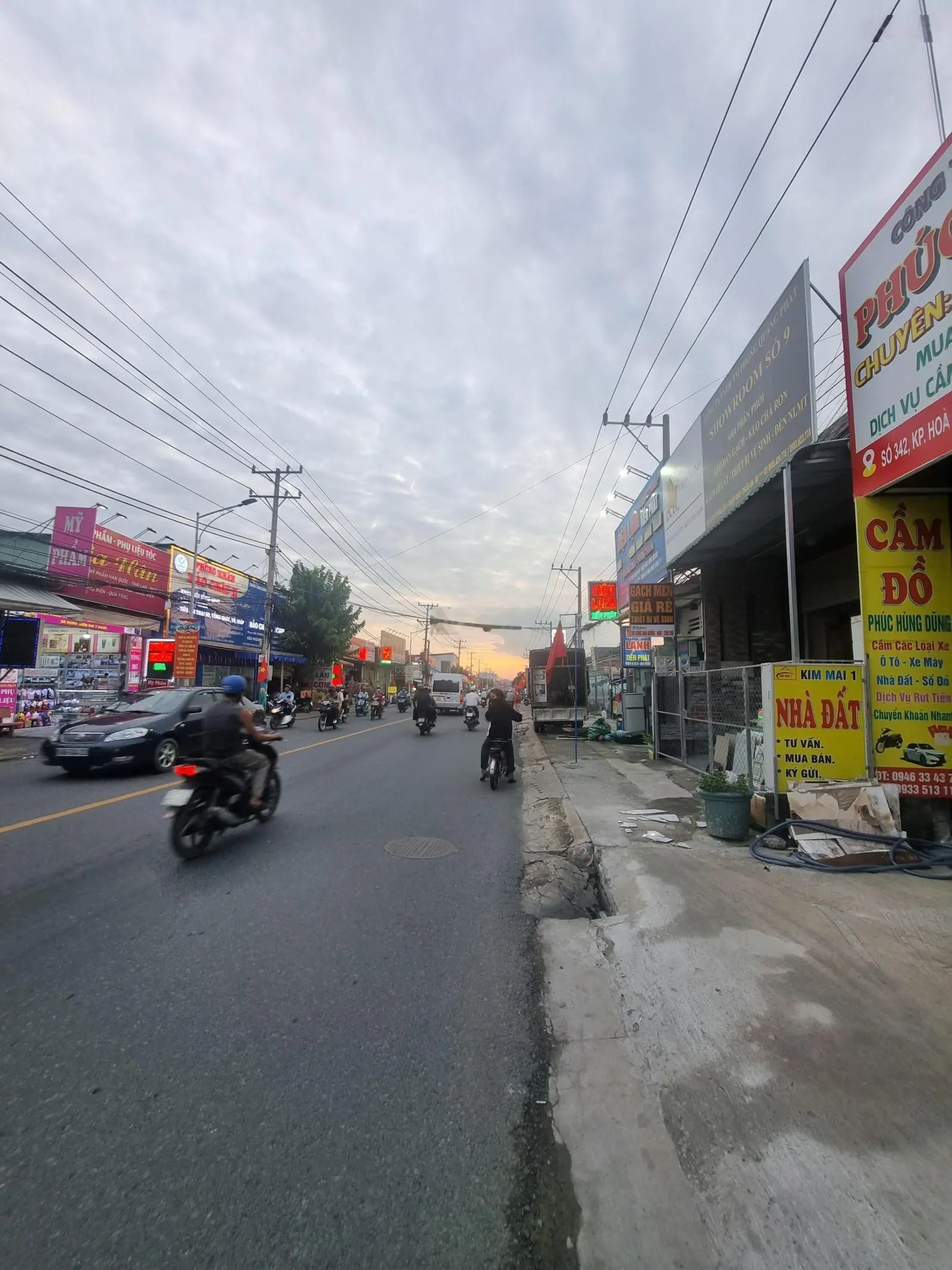 Mặt tiền kinh doanh đường 22 tháng 12
