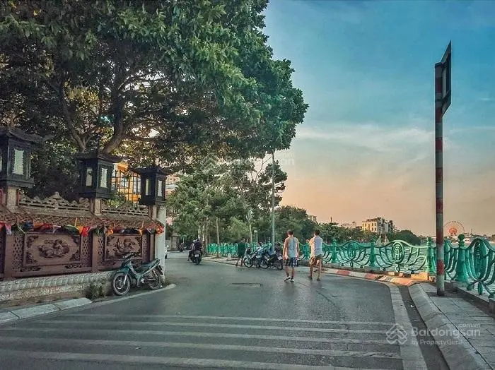Cần bán nhà mặt Phố Từ Hoa, Tây Hồ, Hà Nội. Lh 0945 289 ***