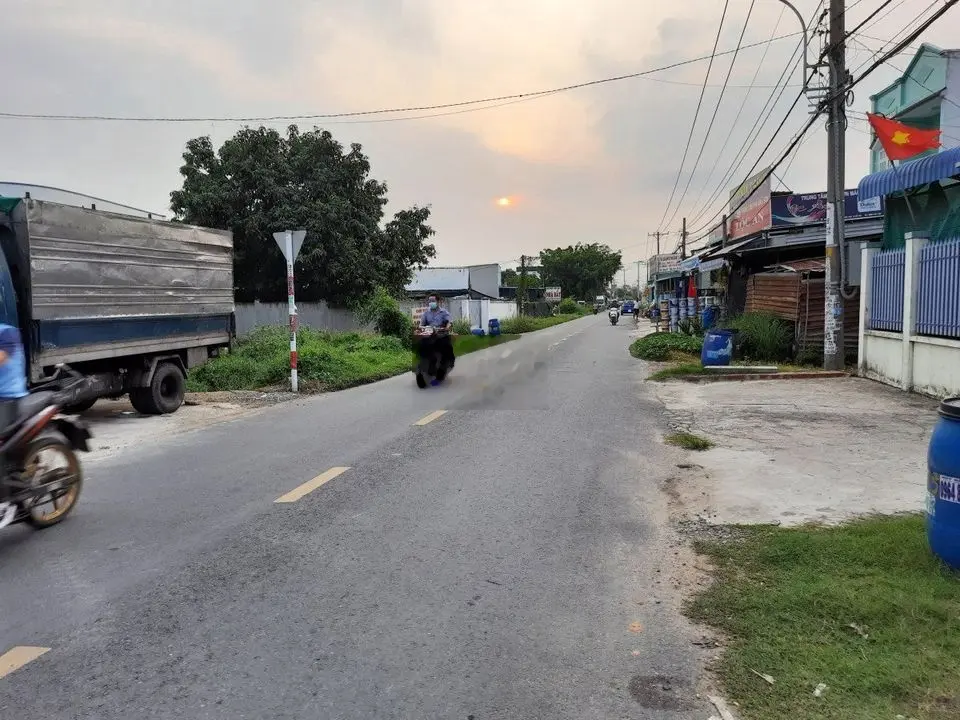 Cần bán gấp lô đất 95m2 đường Cây Trắc, xã Phú Hòa Đông, giá 950tr