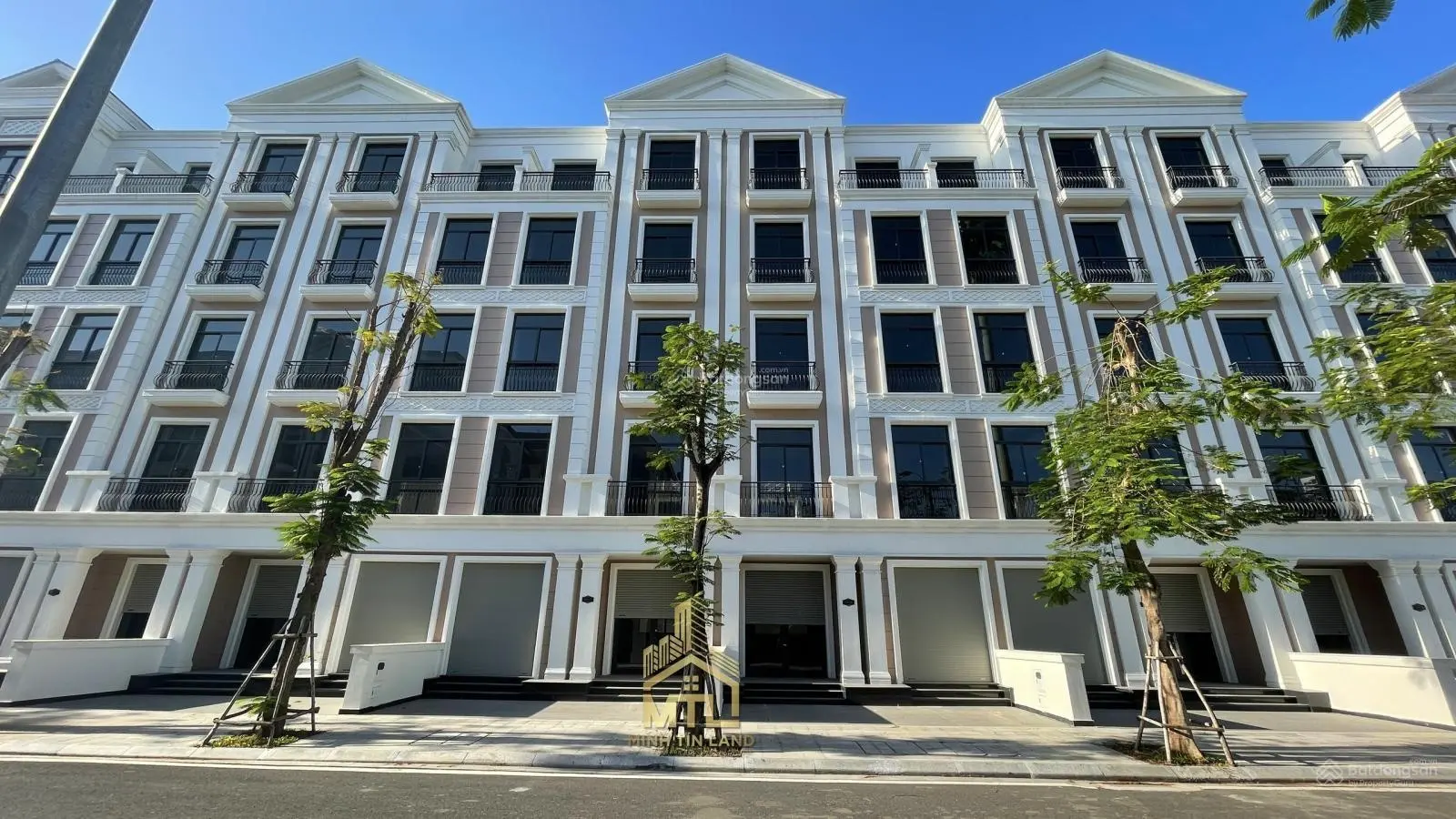 Bán nhà phố 96m2 đối diện công viên nhỏ tại Vinhomes Grand Park giá 15 tỷ. LH 0828 030 *** Thiện