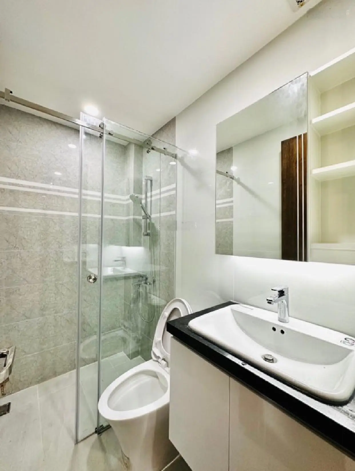 Cần bán trước Tết - nhà đẹp 5 tầng Quang Trung P.8 - DT 38m2 (3.5x11.6m) - hẻm xe hơi - chỉ 6.3 tỷ