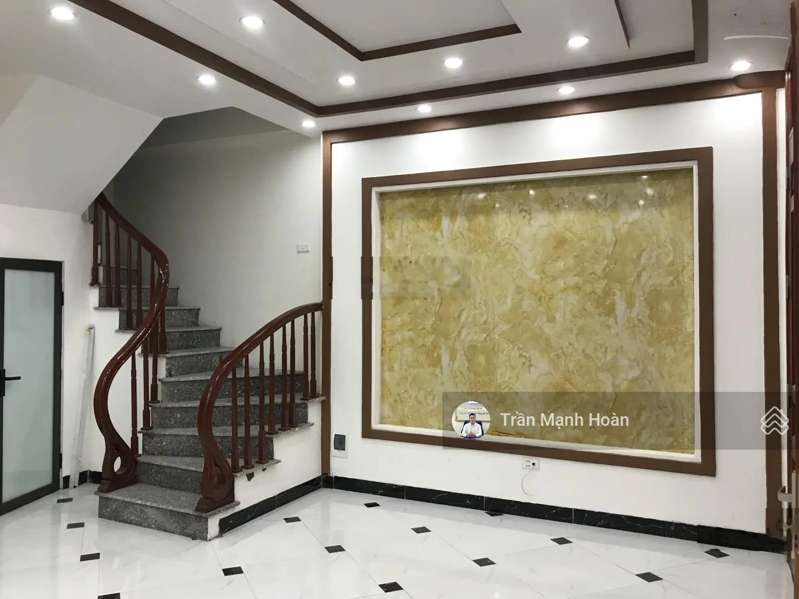 Chính chủ bán nhà 4T 4PN DT rộng 56m2 có sân ngay Nhà Văn Hóa Mậu Lương Kiến Hưng Hà Đông. Giá 4tỷ9