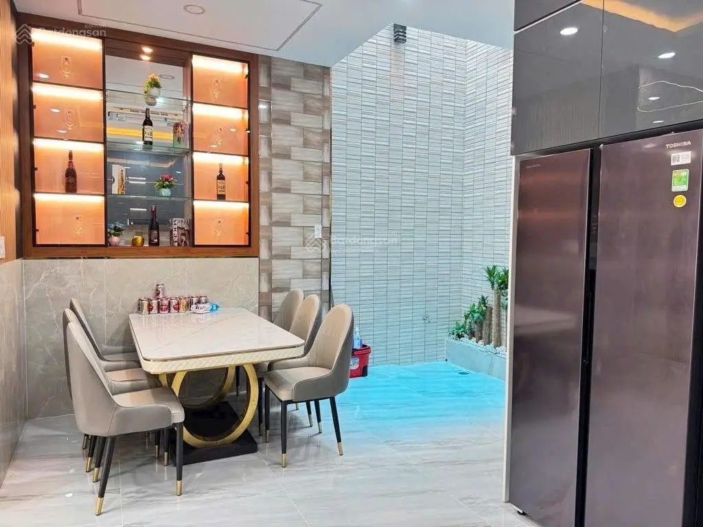 Nhà đẹp tân bình 72m2 - ngay chợ phạm văn bạch - ôtô thông - ngang 6m - 4 tầng, thang máy xịn - ful