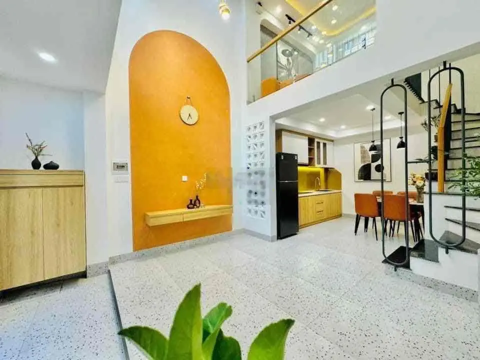 Bán lỗ bán gấp nhà hẻm xe hơi Hoà Hưng, Phường 13, Quận 10 Giá 3,95 tỷ