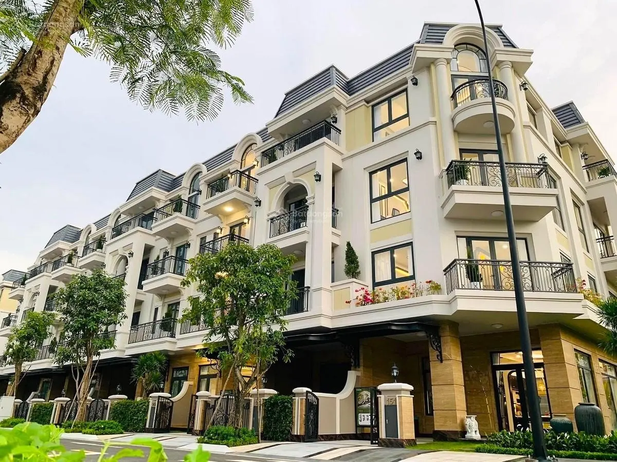 Bán Biệt Thự Góc 2 Mặt tiền Khu Comput 12x18 xây 1 trệt 3 lầu Giá 31ty TL
