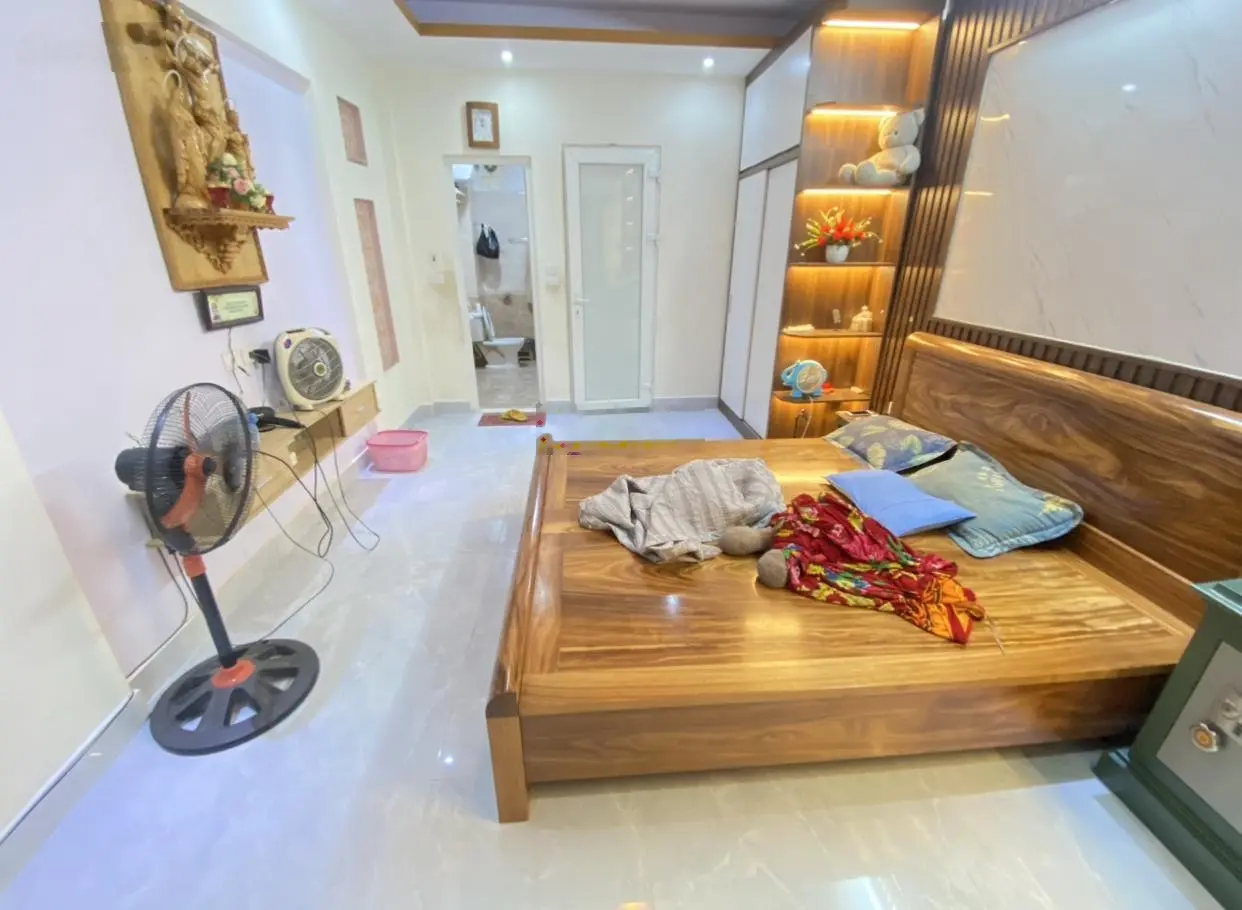 Cc bán nhà 26d ngũ nhạc , lĩnh nam , dt:32.5m2 xây 5 tầng 4pn giá nhỉnh 4 tỷ