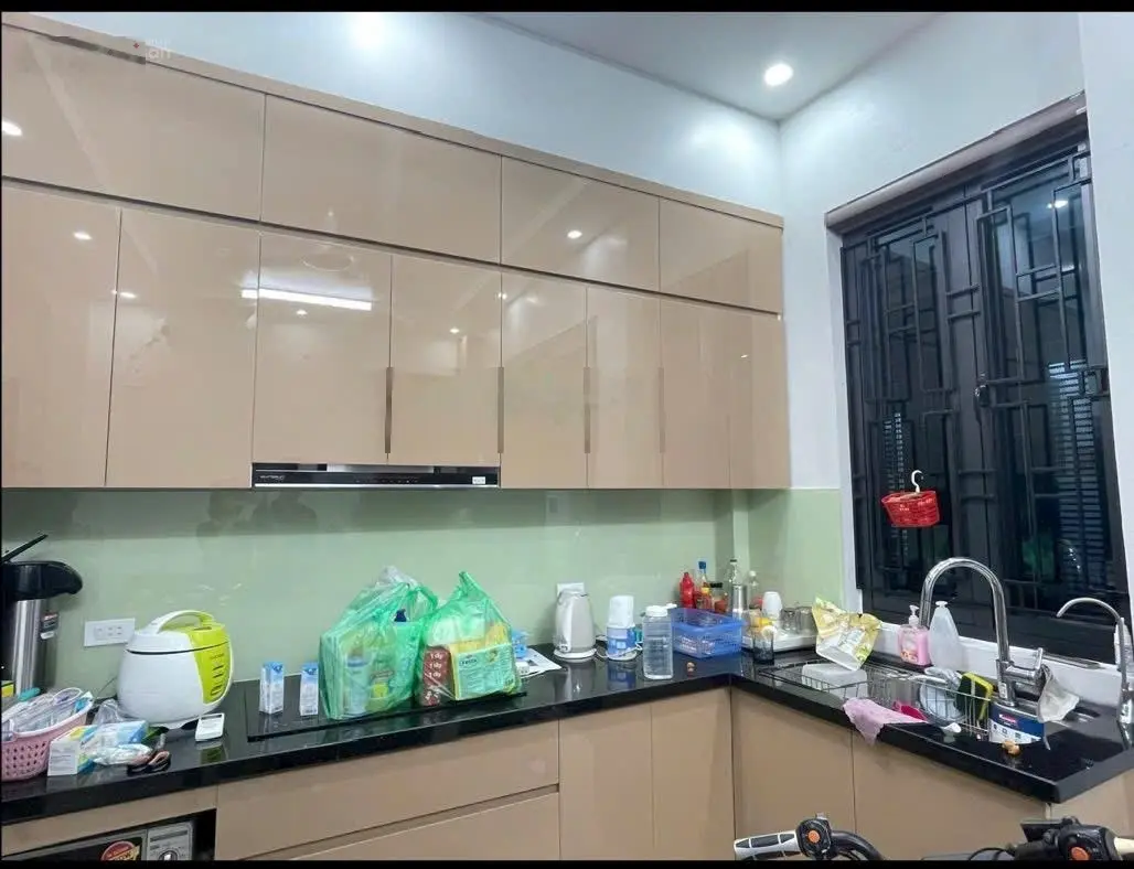 Nhà dân xây chắc chắn. Thiết kế hiện đại ở sướng