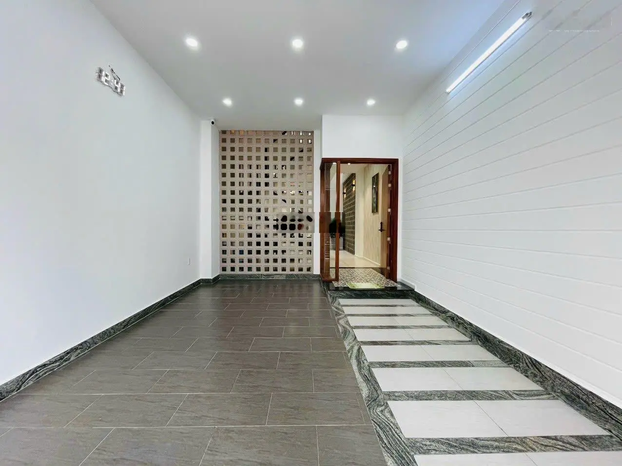 Bán nhà 80m2 Sư Vạn Hạnh, Q10 - Gần Vạn Hạnh Mall. Giá 4 tỷ 850. Xây 1 trệt 2 lầu. Hẻm 6m, sổ riêng