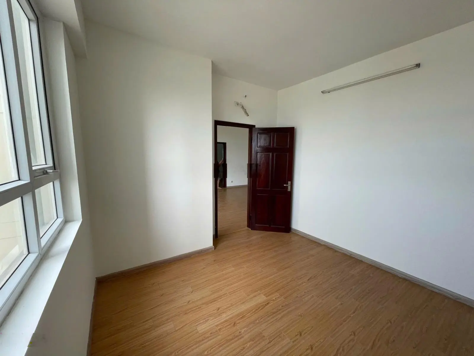 Giá tốt nhất thị trường, căn hoa hậu diện tích 124m2, 3 ngủ rộng, nhà nhiều cửa sổ thoáng, sổ đỏ