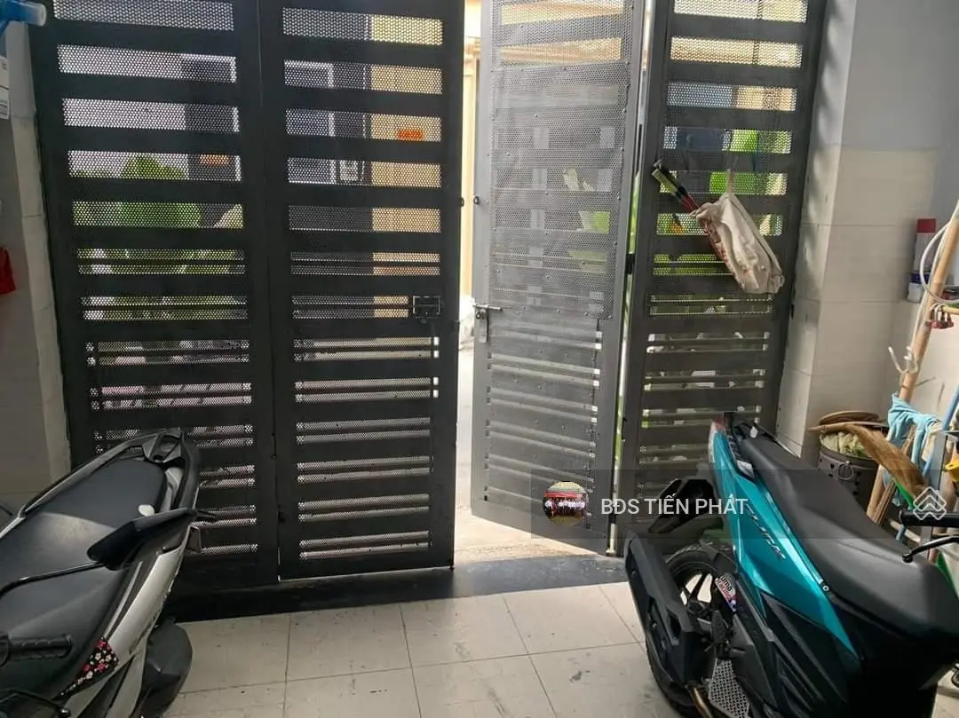 Nhà bán 350/ Lê Văn Quới, P.BHHA, Q.BT. DT: (4x17)m, đúc 1 trệt 2 lầu, ST, 4PN, 4WC. Giá 6.5 tỷ TL