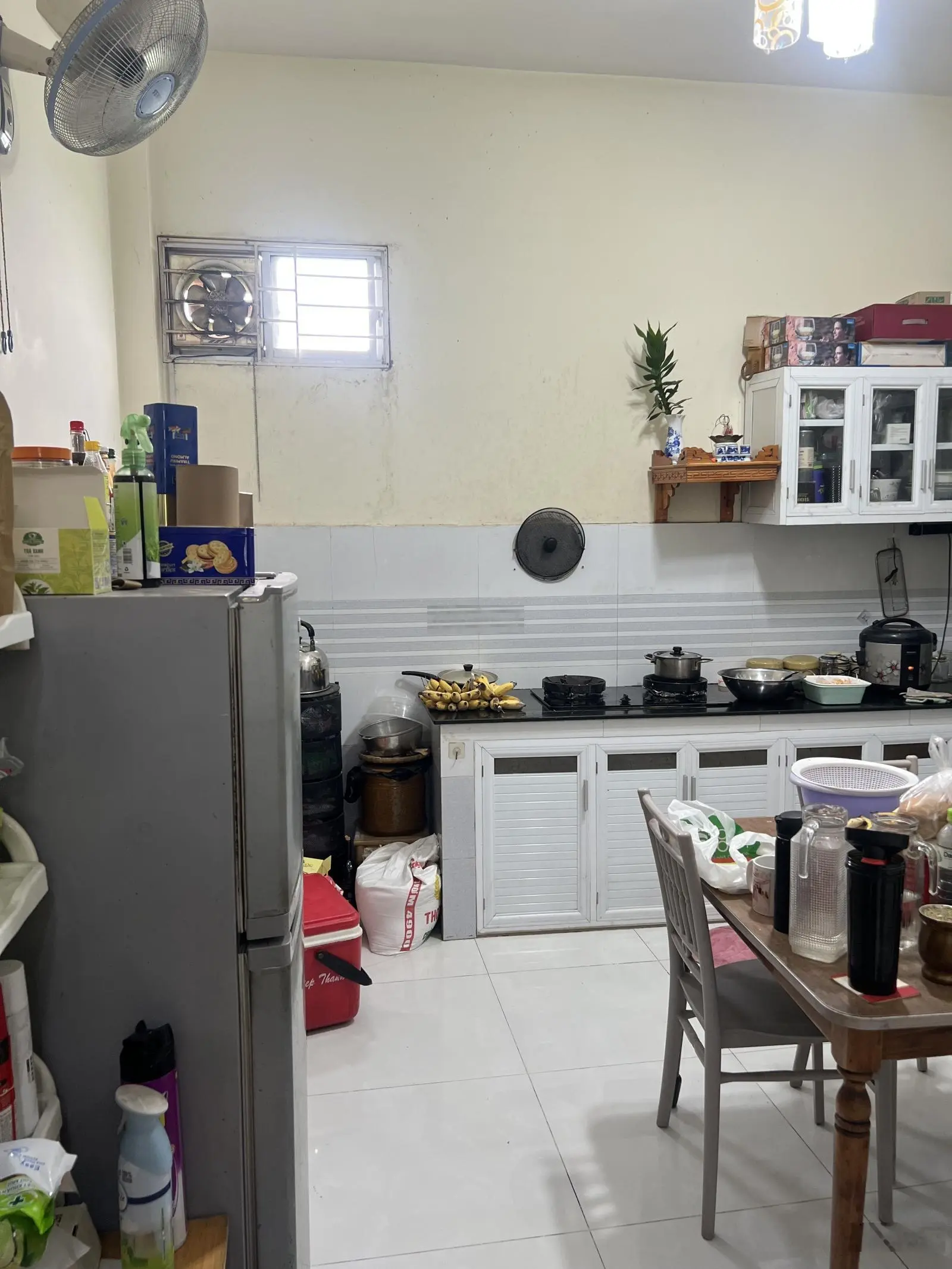 Nhà 1 trệt 2 lầu, 1 xẹt đường Gò Cát , đường rộng 12m, giá 5tỷ650