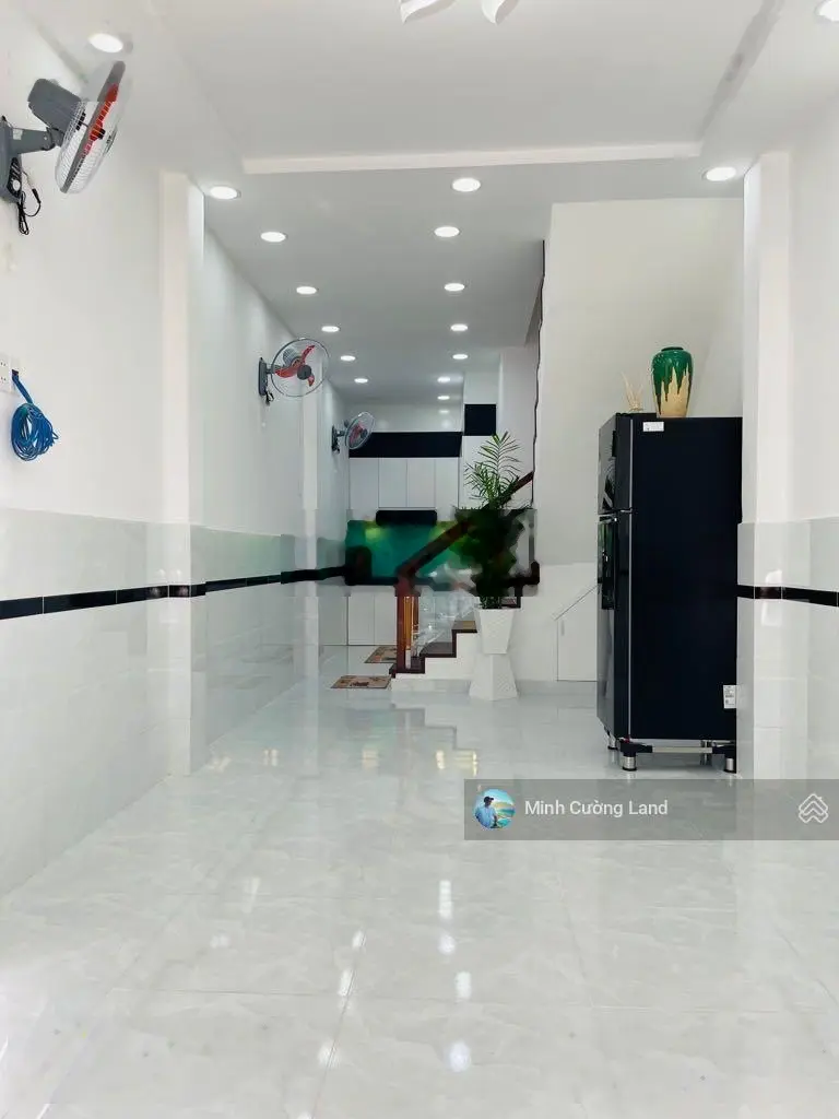 Chỉ 3.5tỷ TL, Bán nhà đẹp Nguyễn Kiệm P3 Gò Vấp giáp Phú Nhuận, 50m2 nở hậu, 2 tầng đúc 3pn, gần MT