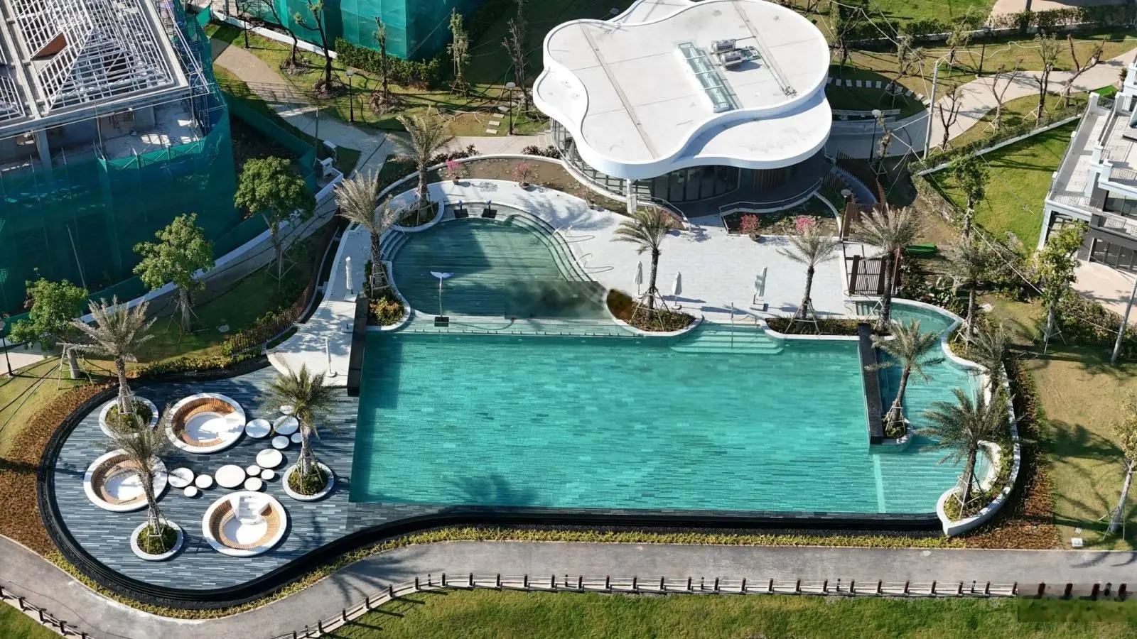 Biệt thự song lập 10x20 Infinity view trực hiện hồ, sát bên hồ bơi và căn đơn lập đẹp nhất dự án