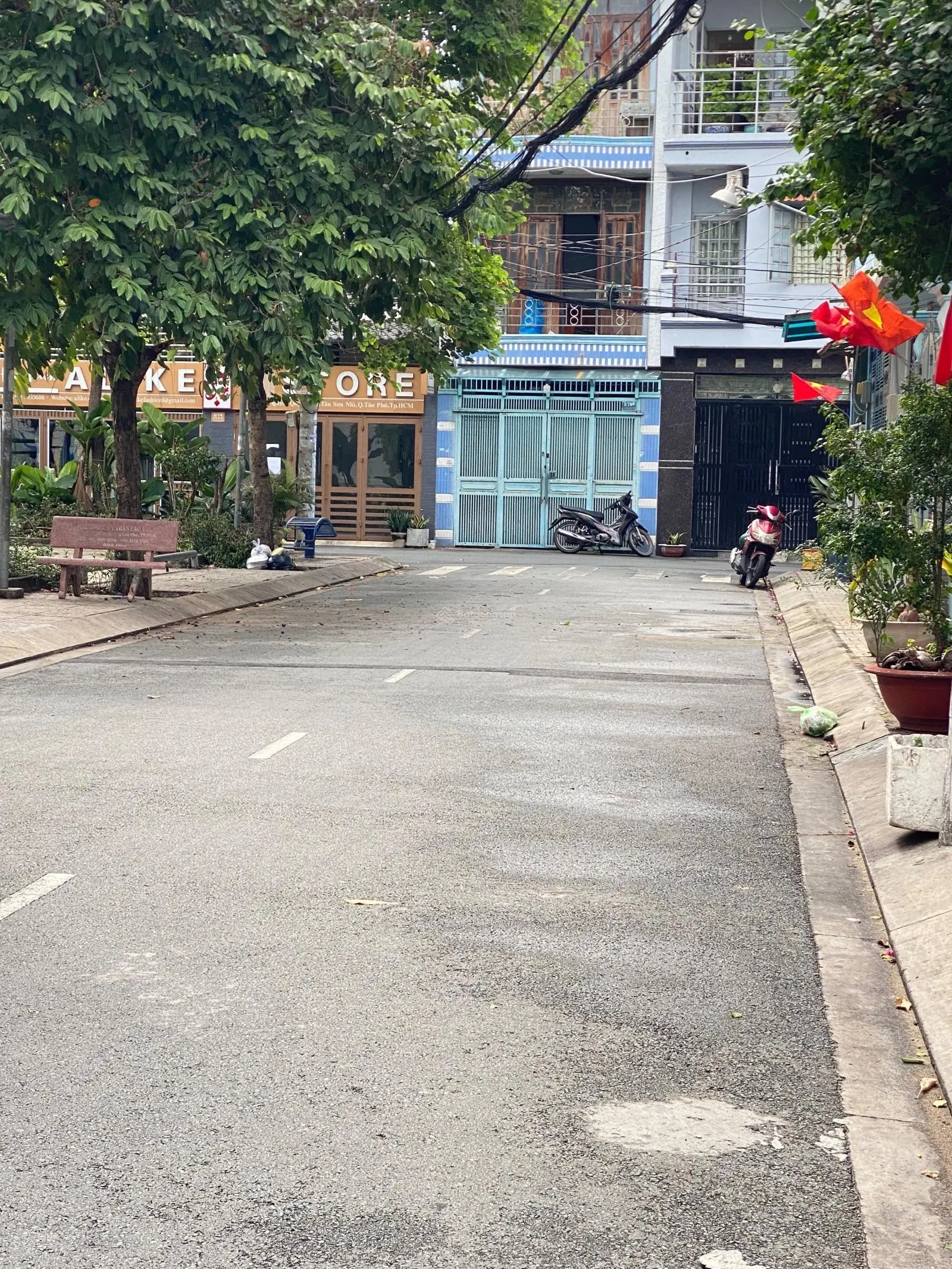 * Đất hiếm ngay Tân Sơn Nhì , đối diện công viên 65m2 , giá 7,1 TỶ TL , ưu tiên khách thiện chí