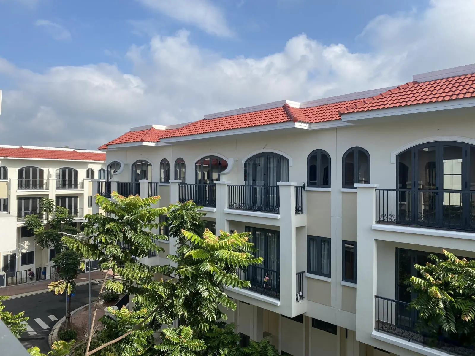 Cập nhật giỏ hàng Senturia NSG tháng 10 mới nhất. Giá tốt nhất: 6,250 tỷ. Liên hệ: 0975 734 ***