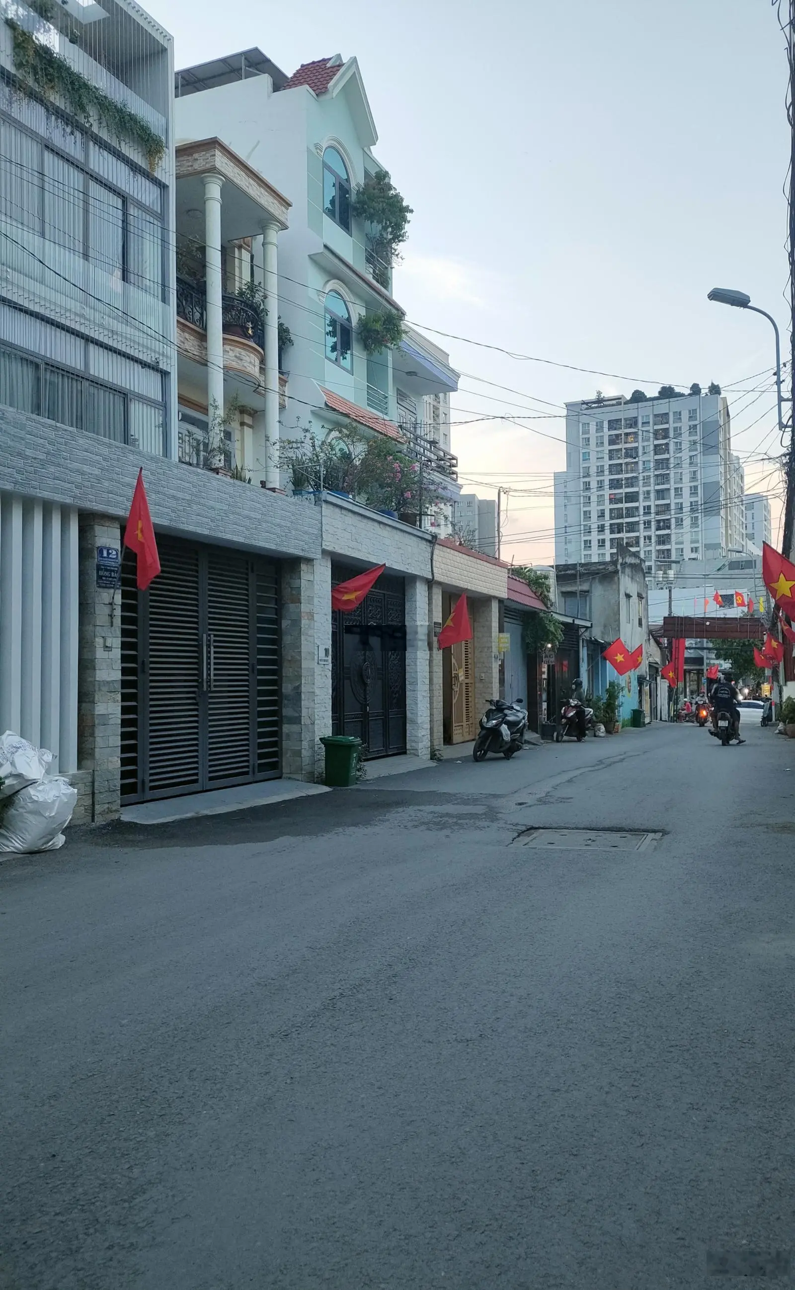 Nhà trệt 2 lầu Nguyễn Trung Nguyệt, Bình Trưng Đông 6 tỷ 5