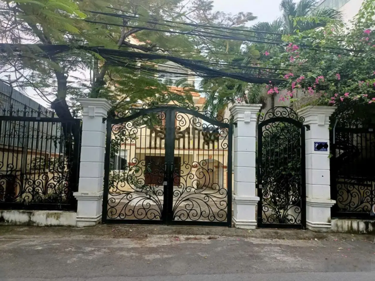 Biệt thự đơn lập góc đường 12m, 320 m2 khu vip Q7, 25 tỷ