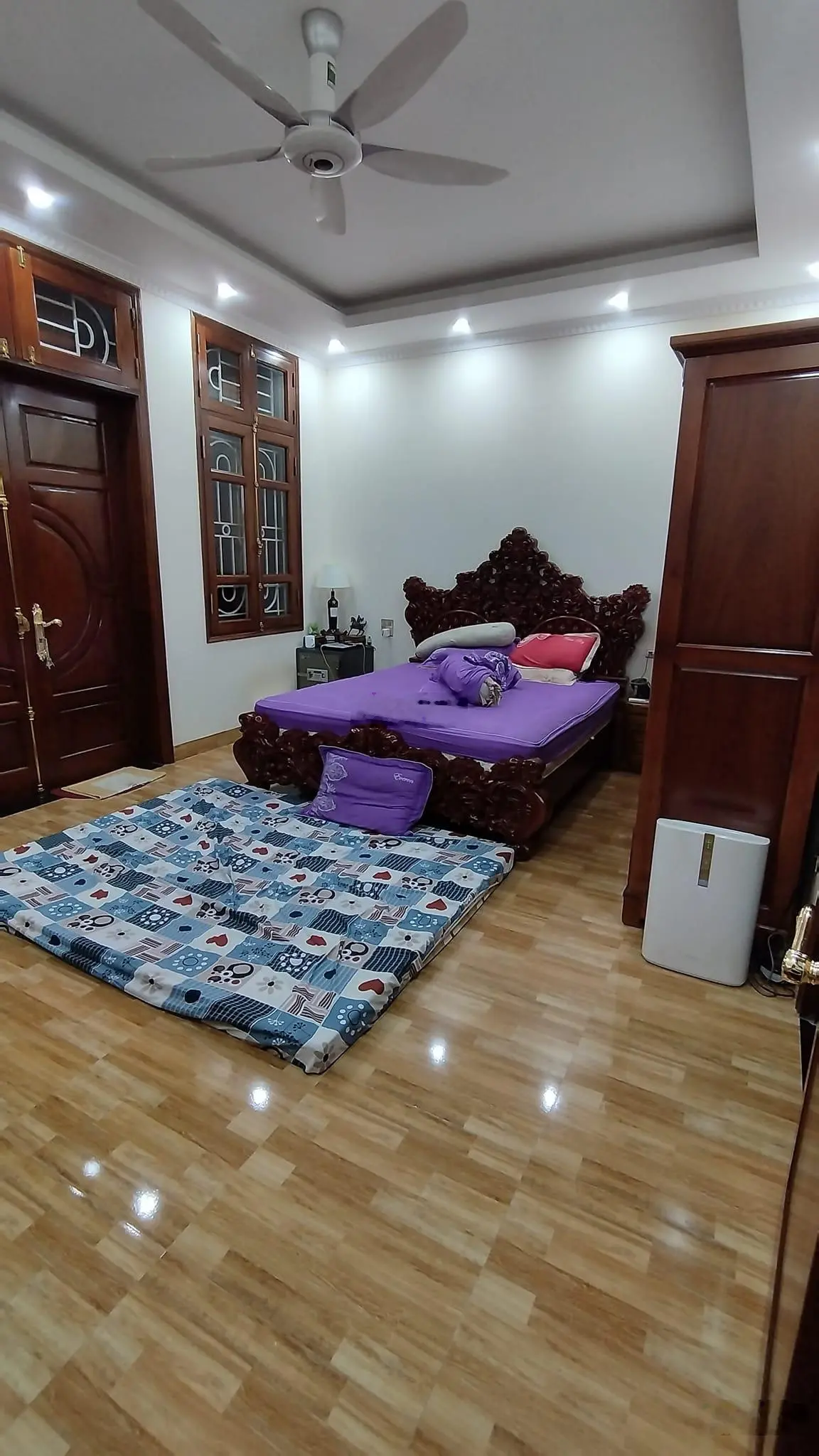 Chính chủ bán nhà mặt phố Lạc Long Quân 118m2 4T kinh doanh sầm uất giá 23 tỷ