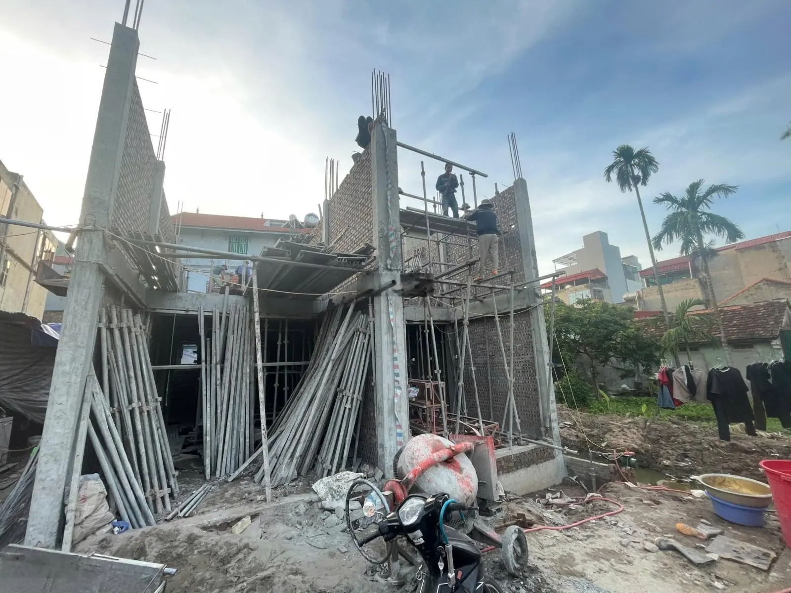 Bán nhà thạch bàn 60,5m, giá đầu tư từ móng
