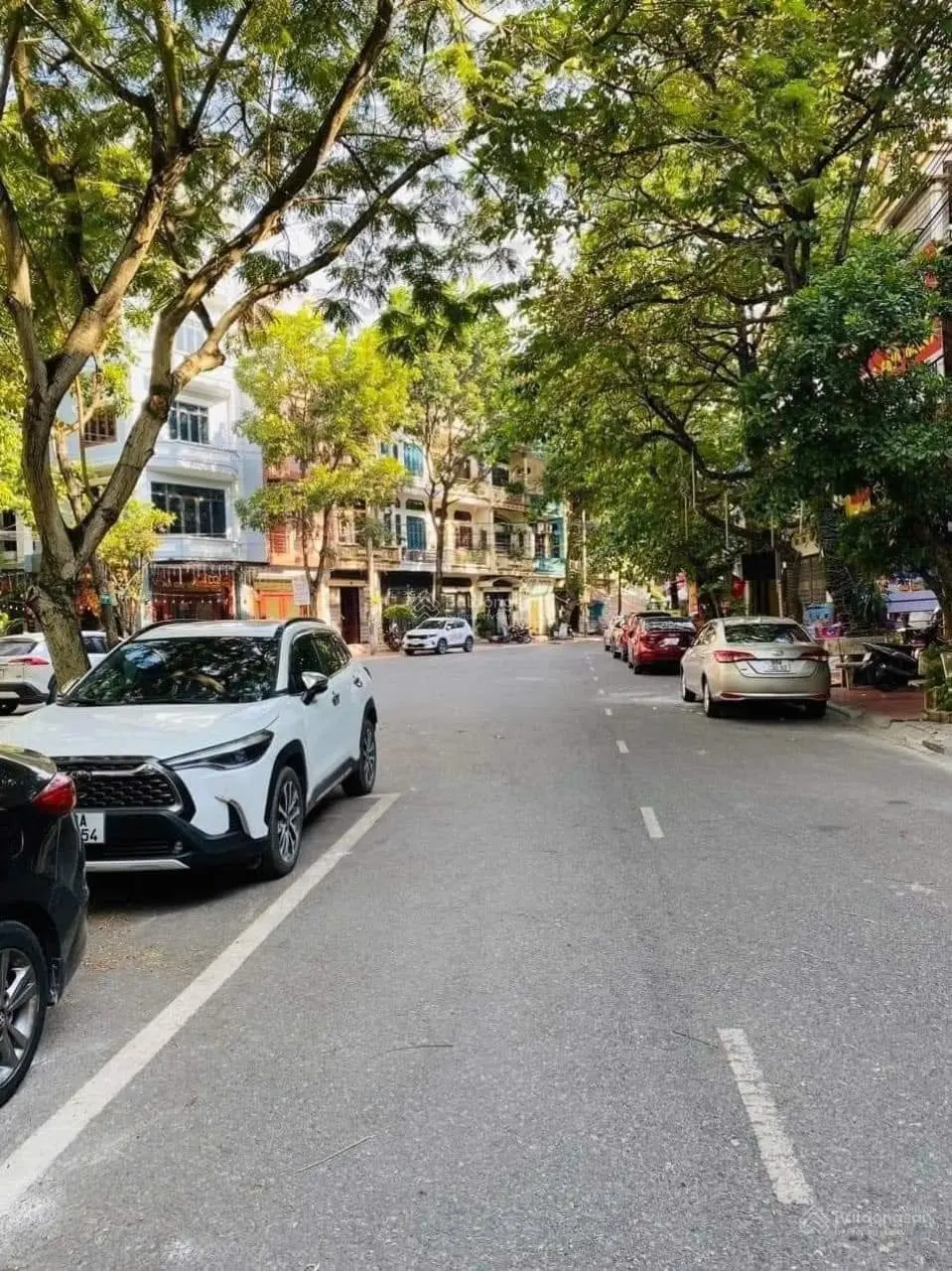 Cần bán căn nhà nhìn vườn hoa đường Nguyễn Bỉnh Quân, Tiền An, TP BN. Giá chỉ hơn 12 tỷ