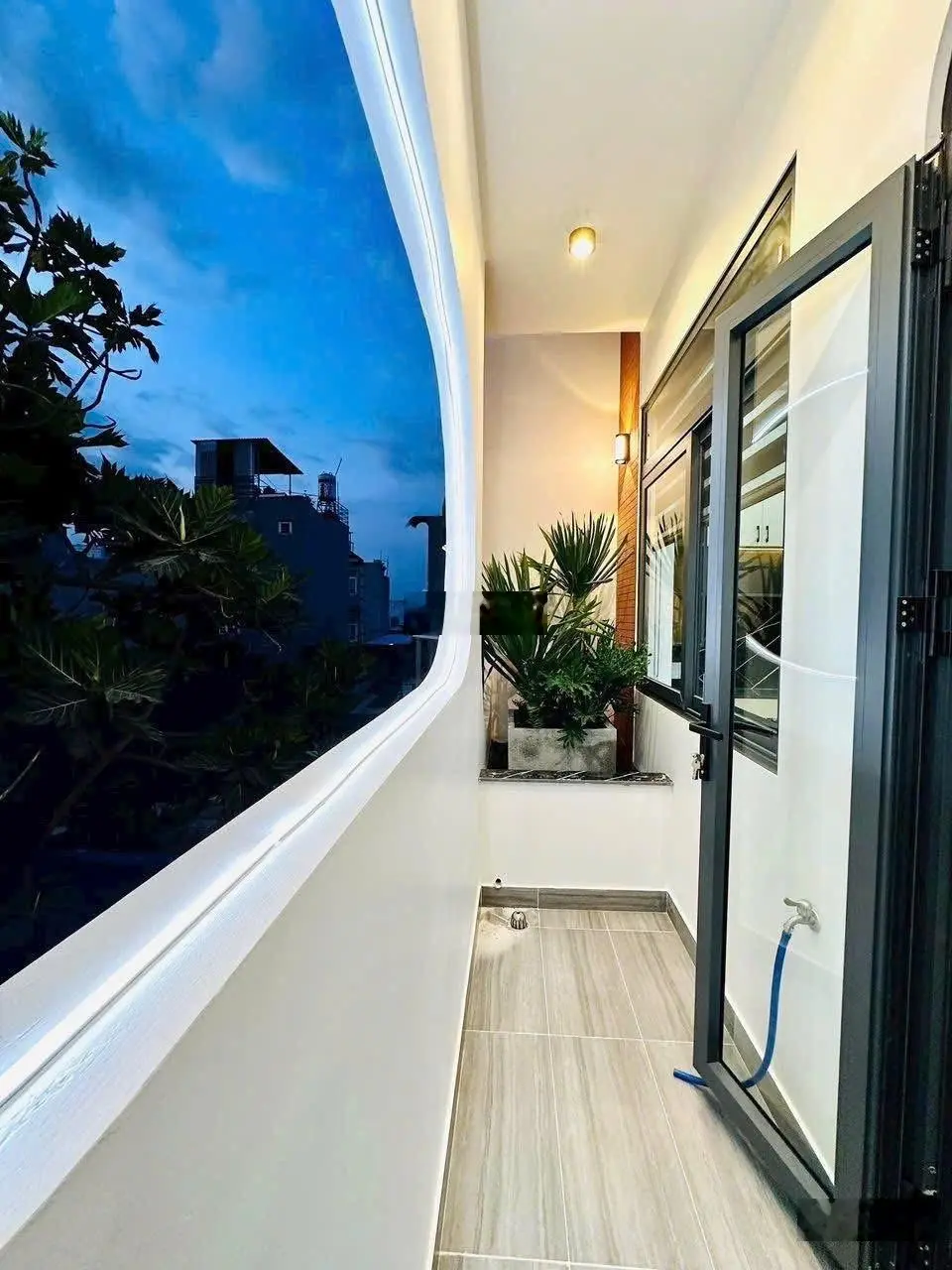 Hốt bạc nhà bán gấp cho thuê tại Lê Đại Hành, 3,55 tỷ, 59,3m2, sổ riêng chính chủ hẻm xe hơi