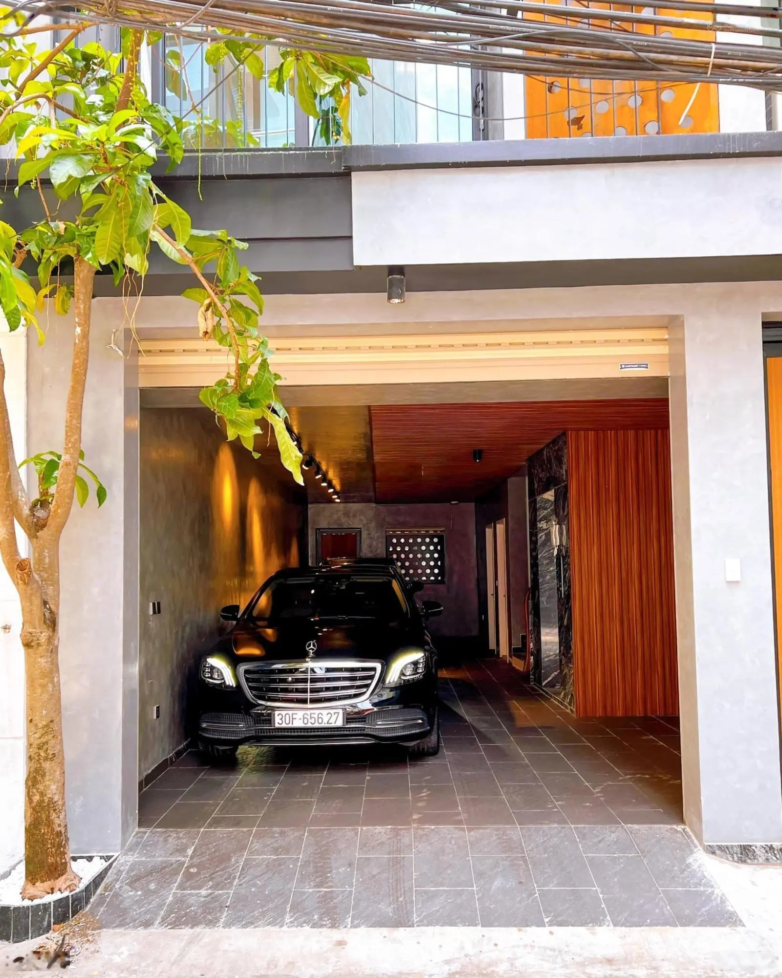 Tòa văn phòng hạng A, 132 Võ Chí Công, vỉa hè, đường 10m, 7 tầng thang máy, 60m2, 21 tỷ