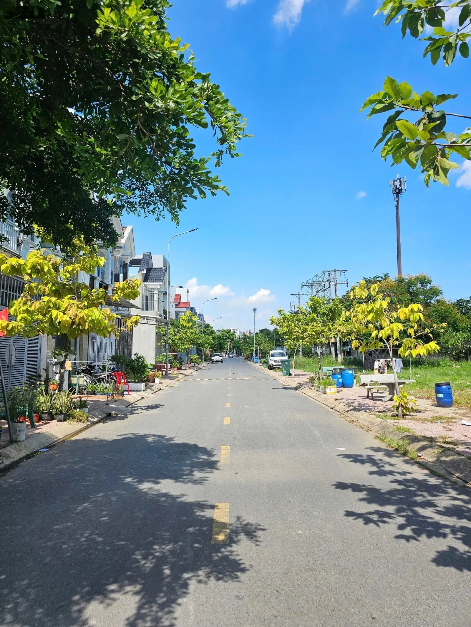 Nhà Rẻ: 3Tỷ250_64m2 Nhà 1 Trệt 1 Lầu Mặt Tiền Công Viên KDC Phú Hồng Thịnh 8, TP. Thuận An