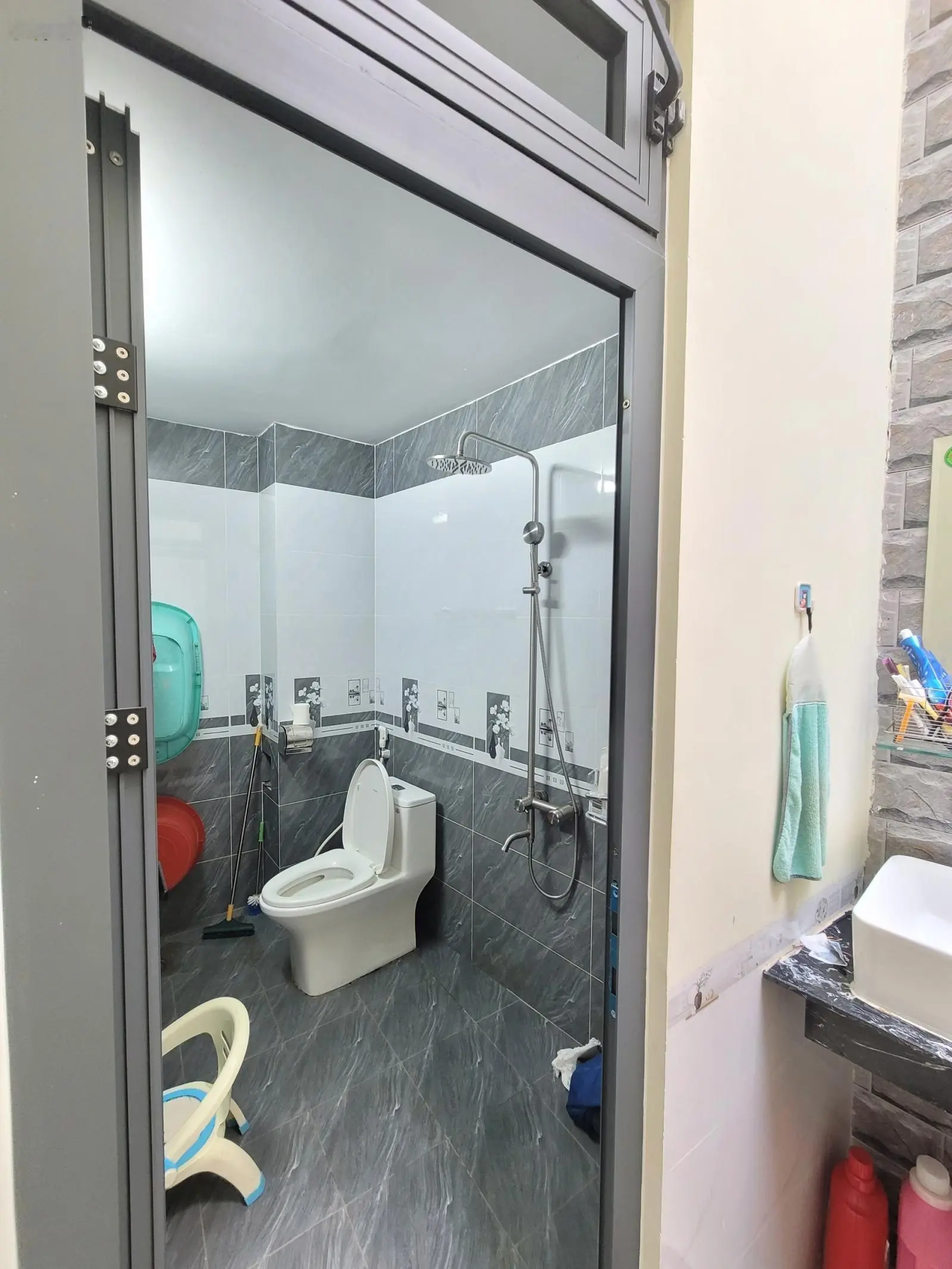 2 tỷ 400 bán nhà cấp 4 cách đường Nguyễn Thị Tươi 100m P. Tân Bình TP. Dĩ An