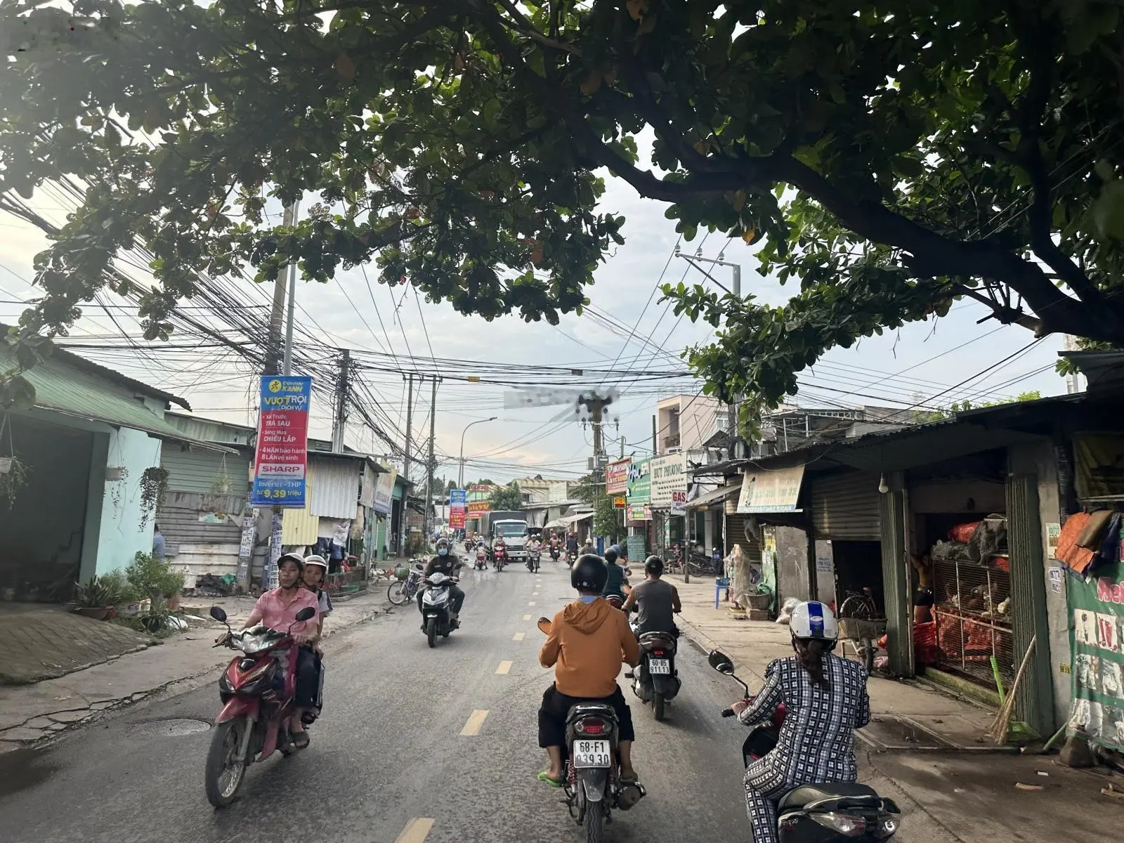 Bán nhà mặt phố view đẹp tại Phan Đình Giót, 5,6 tỷ, 125m2, chính chủ, Bình Dương