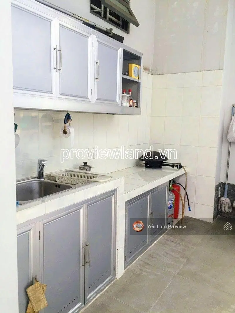 Bán biệt thự Thảo Điền, đường 64, DT 360m2, nhà đẹp, 2 tầng, ngay trung tâm